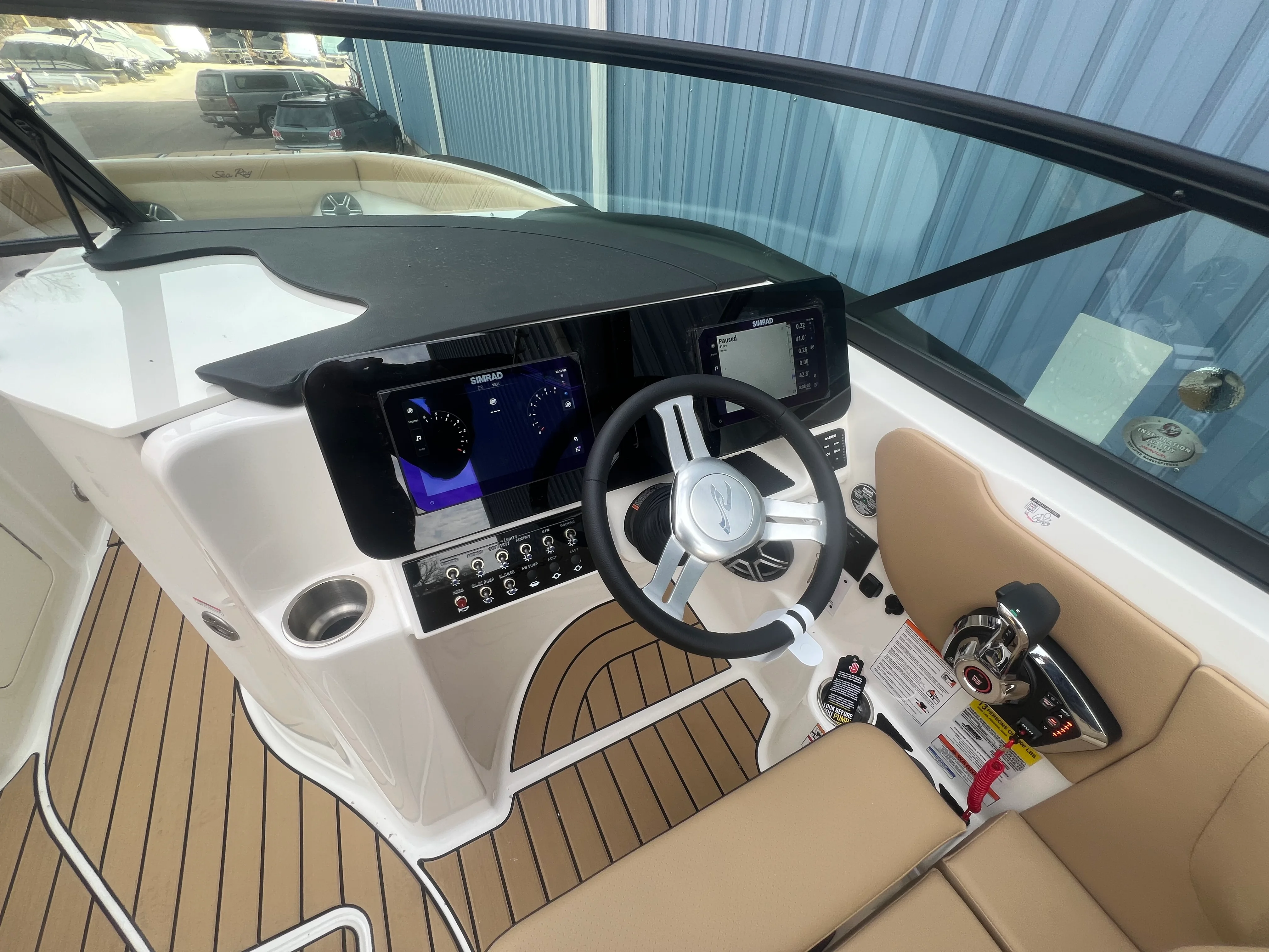 2026 Sea Ray SDX 230 Image Thumbnail #2