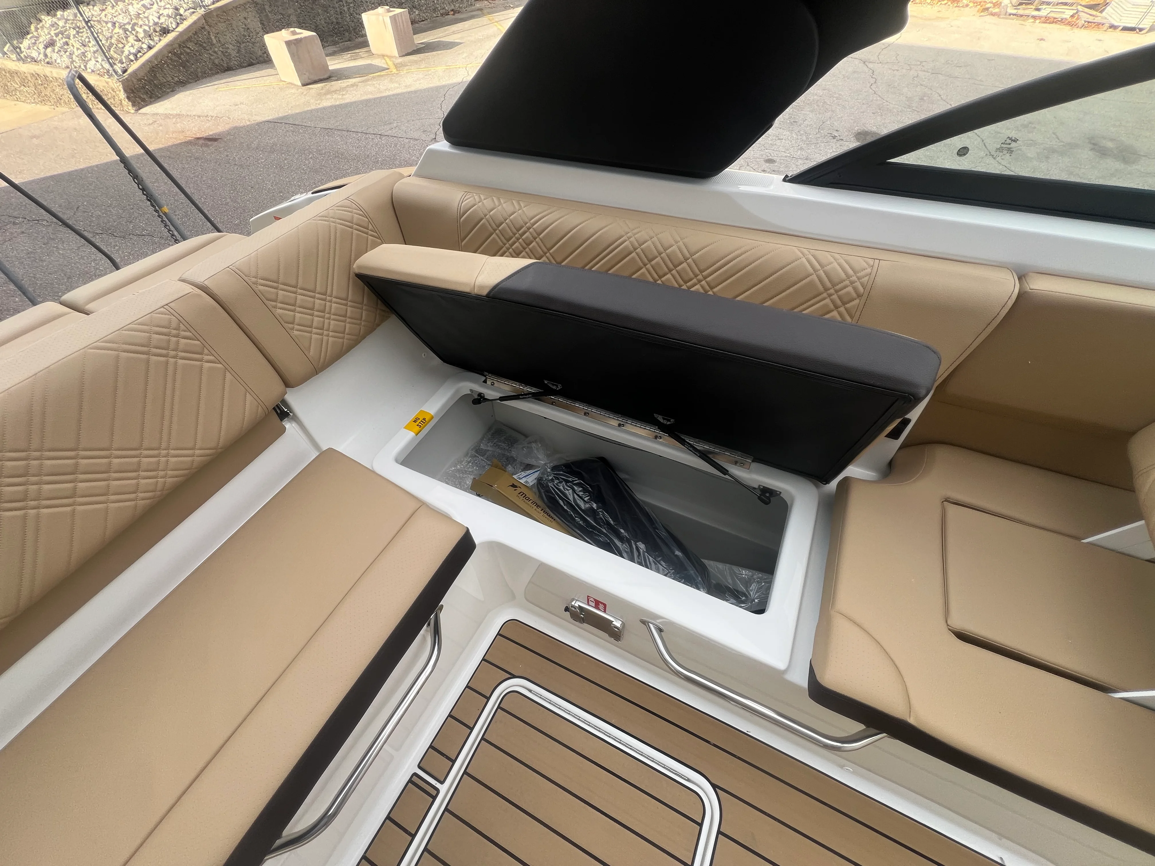 2026 Sea Ray SDX 230 Image Thumbnail #18