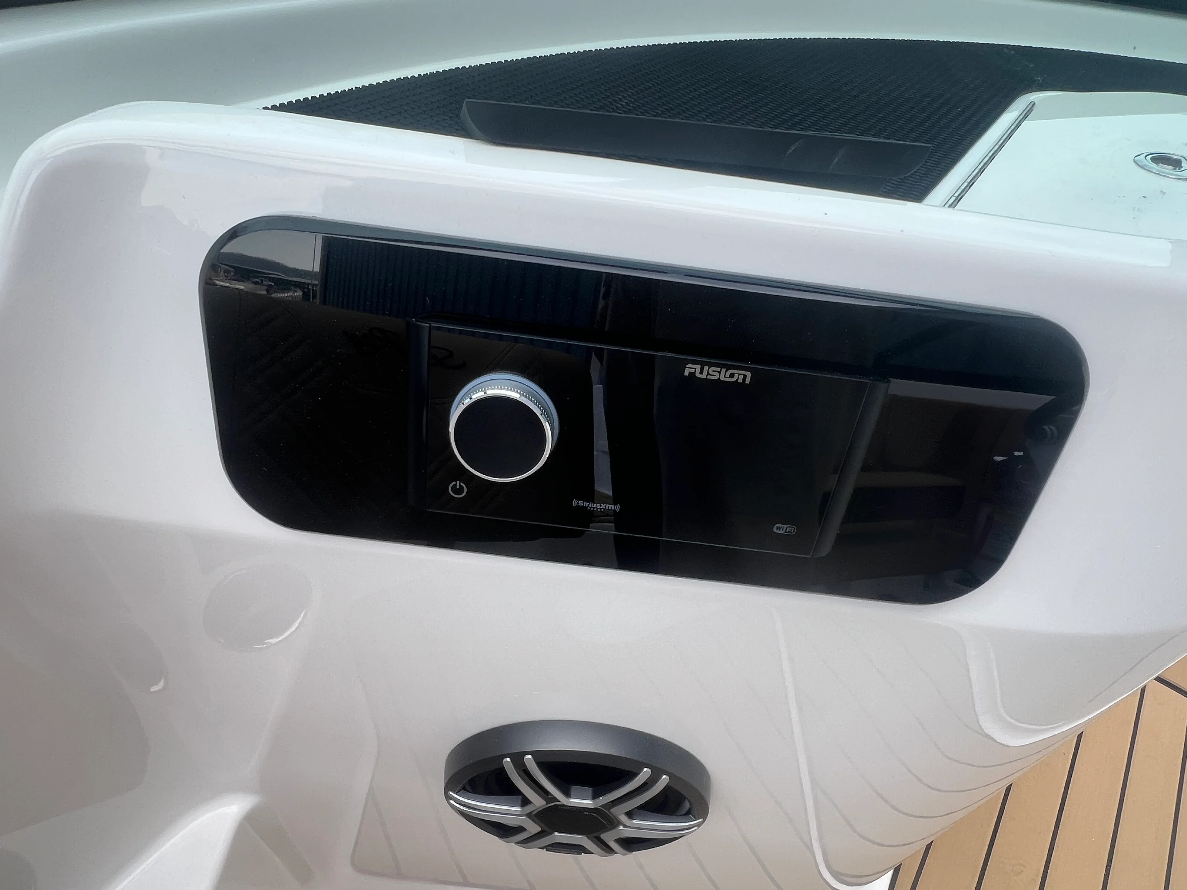 2026 Sea Ray SDX 230 Image Thumbnail #20