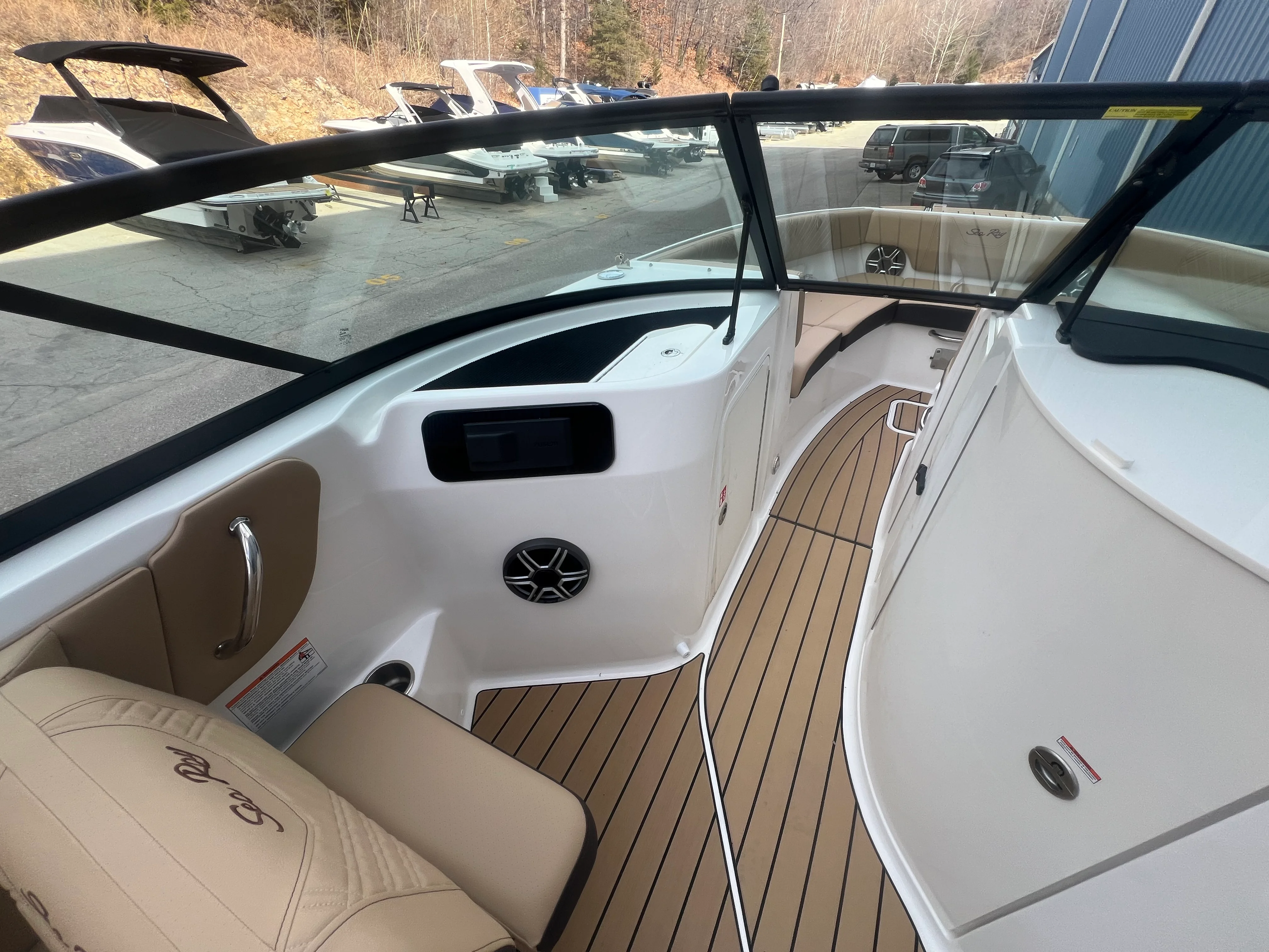 2026 Sea Ray SDX 230 Image Thumbnail #12