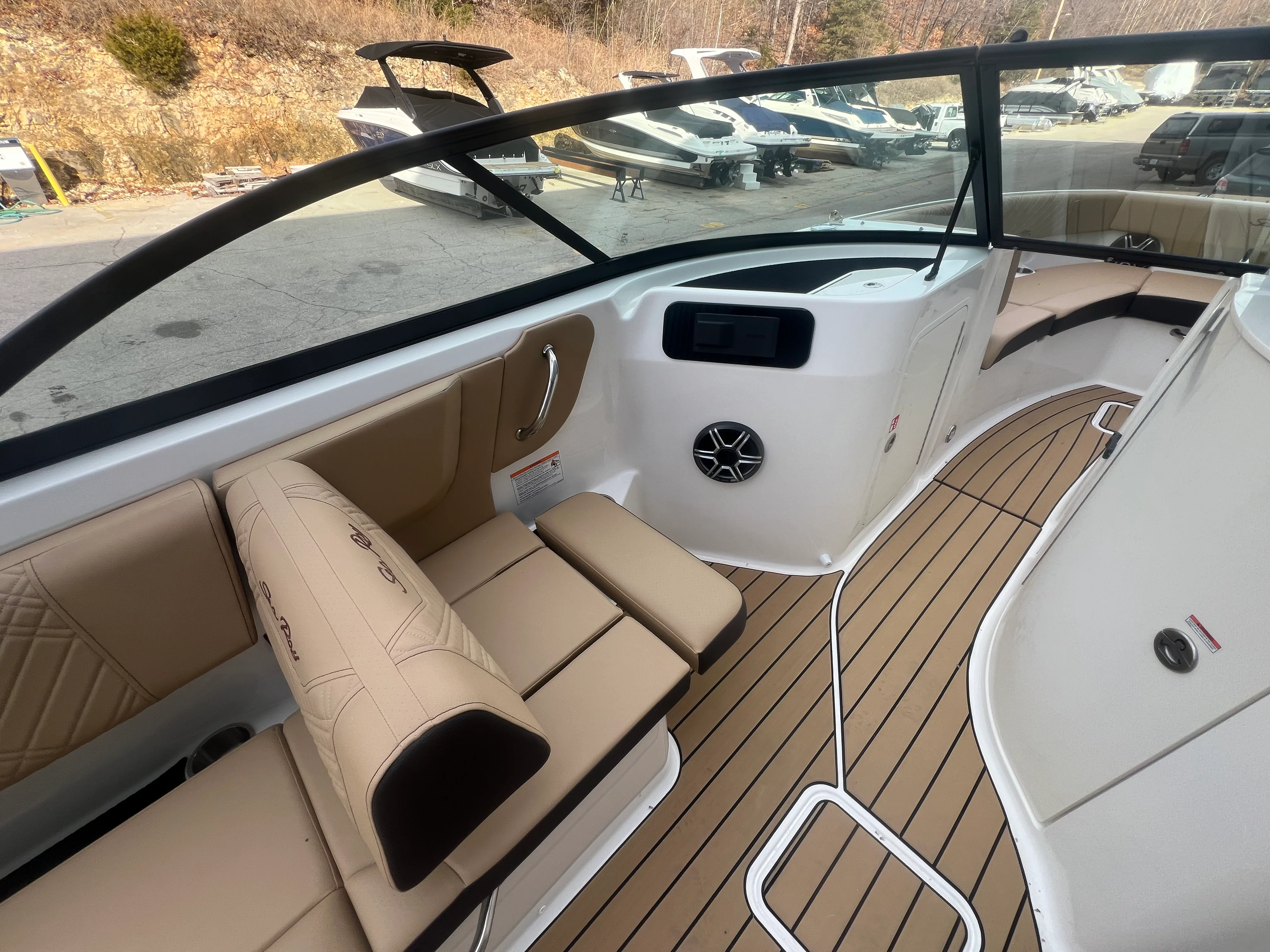 2026 Sea Ray SDX 230 Image Thumbnail #13