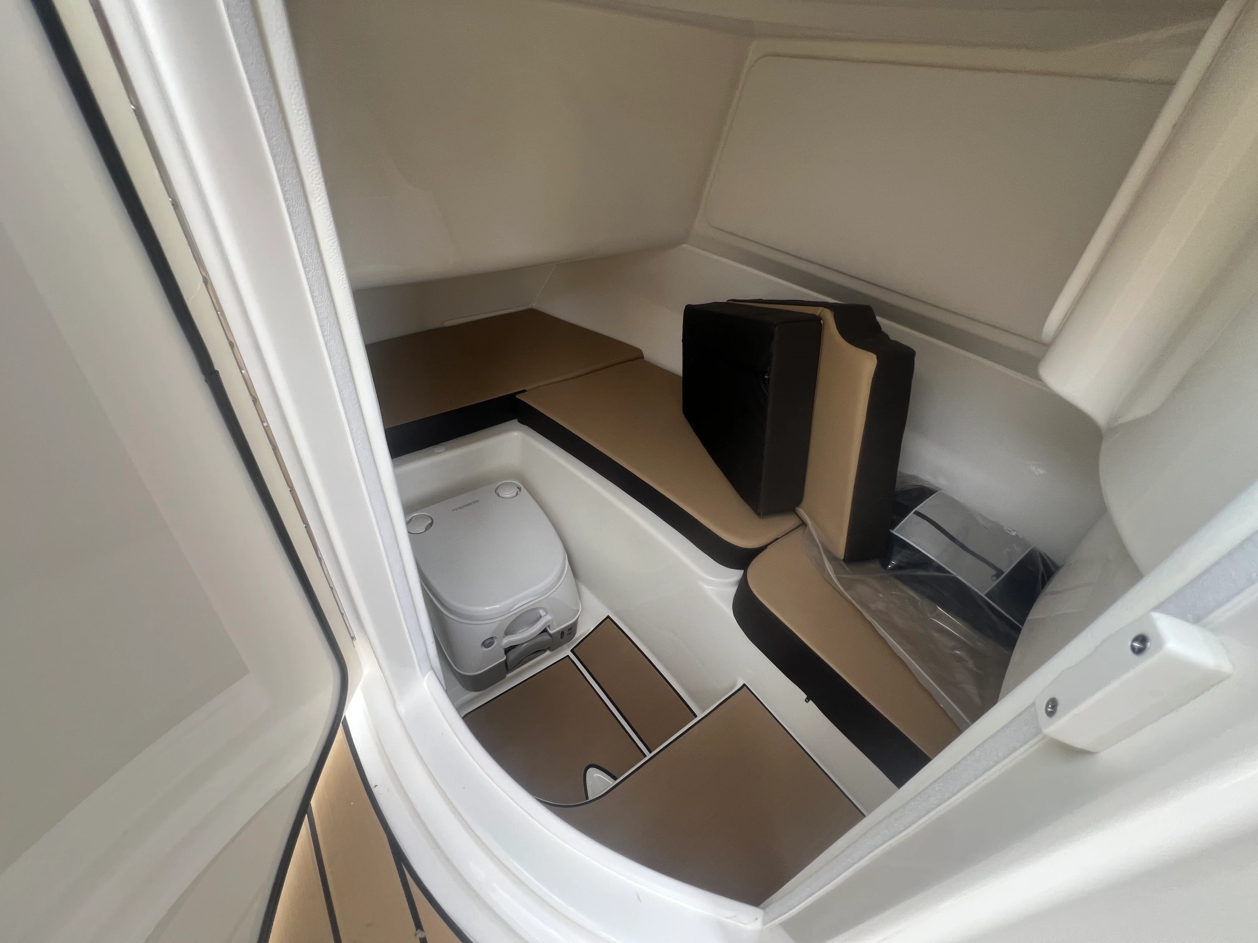 2026 Sea Ray SDX 230 Image Thumbnail #10