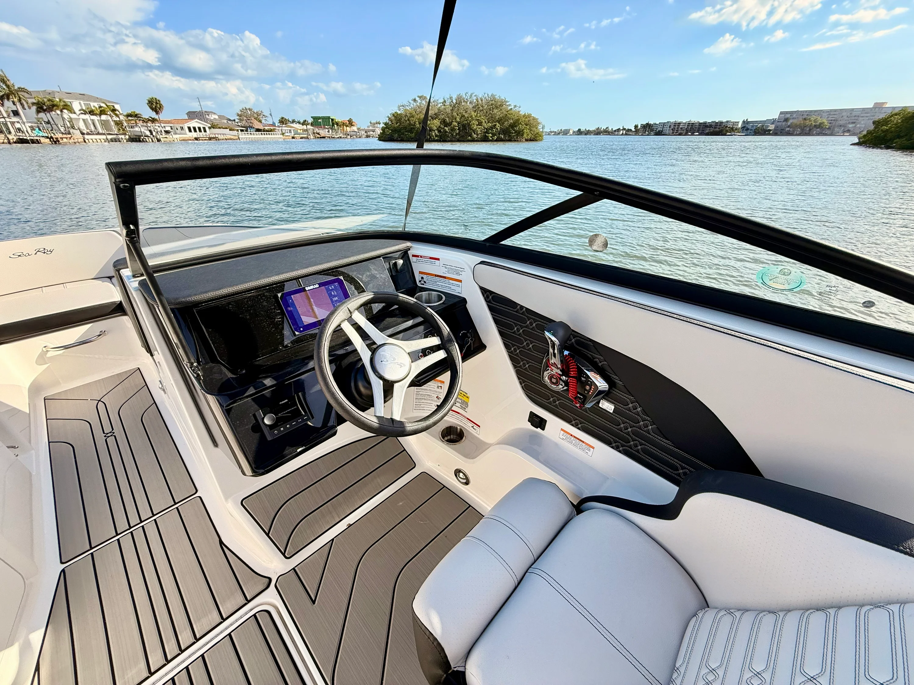 2026 Sea Ray SPX 210 Outboard Image Thumbnail #43