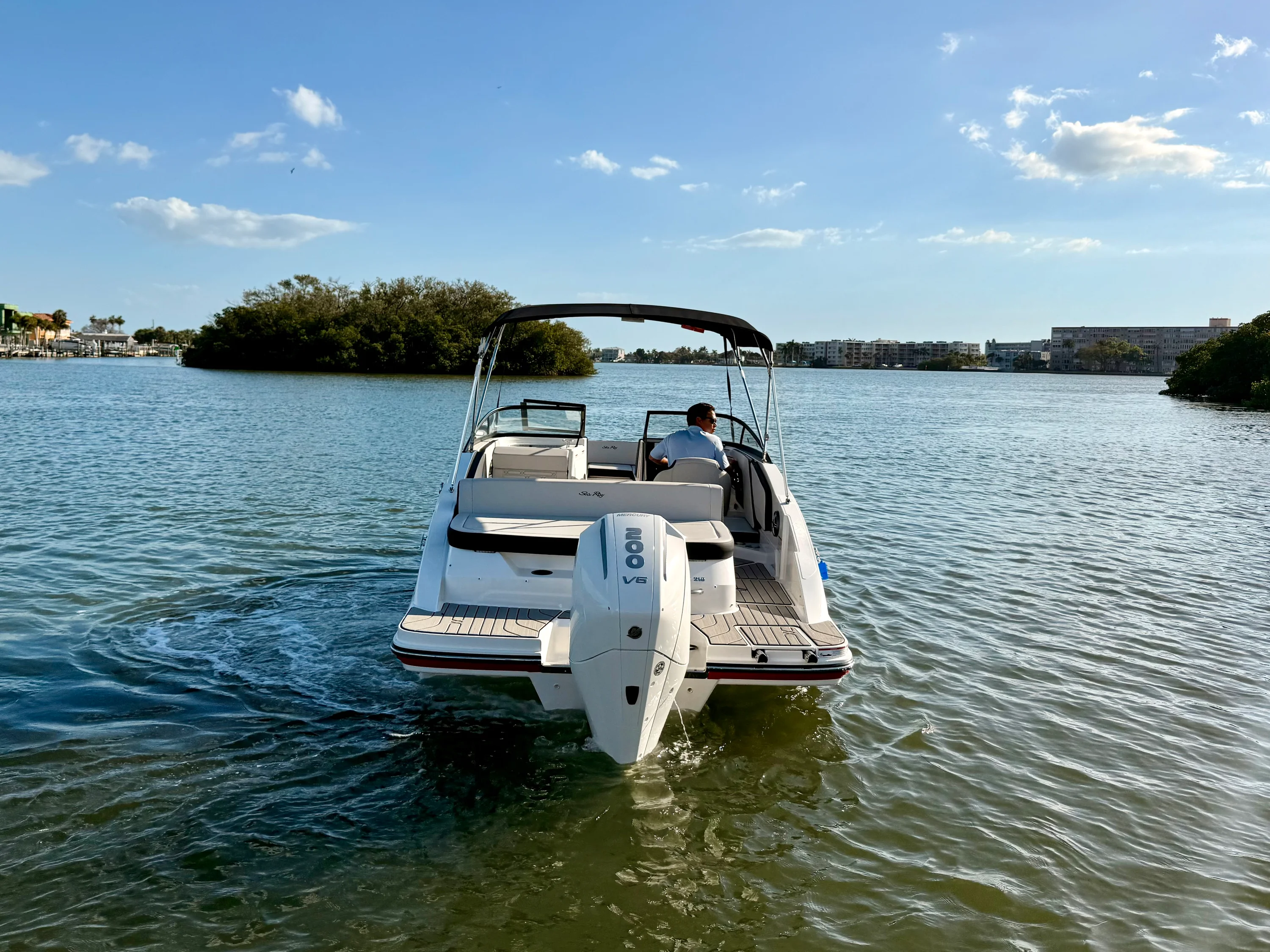 2026 Sea Ray SPX 210 Outboard Image Thumbnail #6