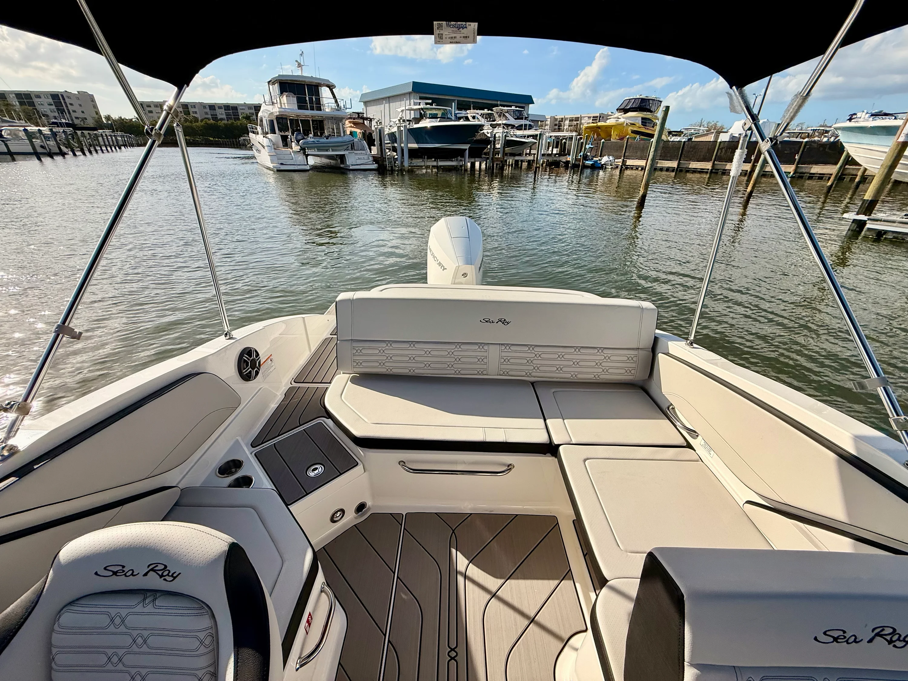 2026 Sea Ray SPX 210 Outboard Image Thumbnail #36