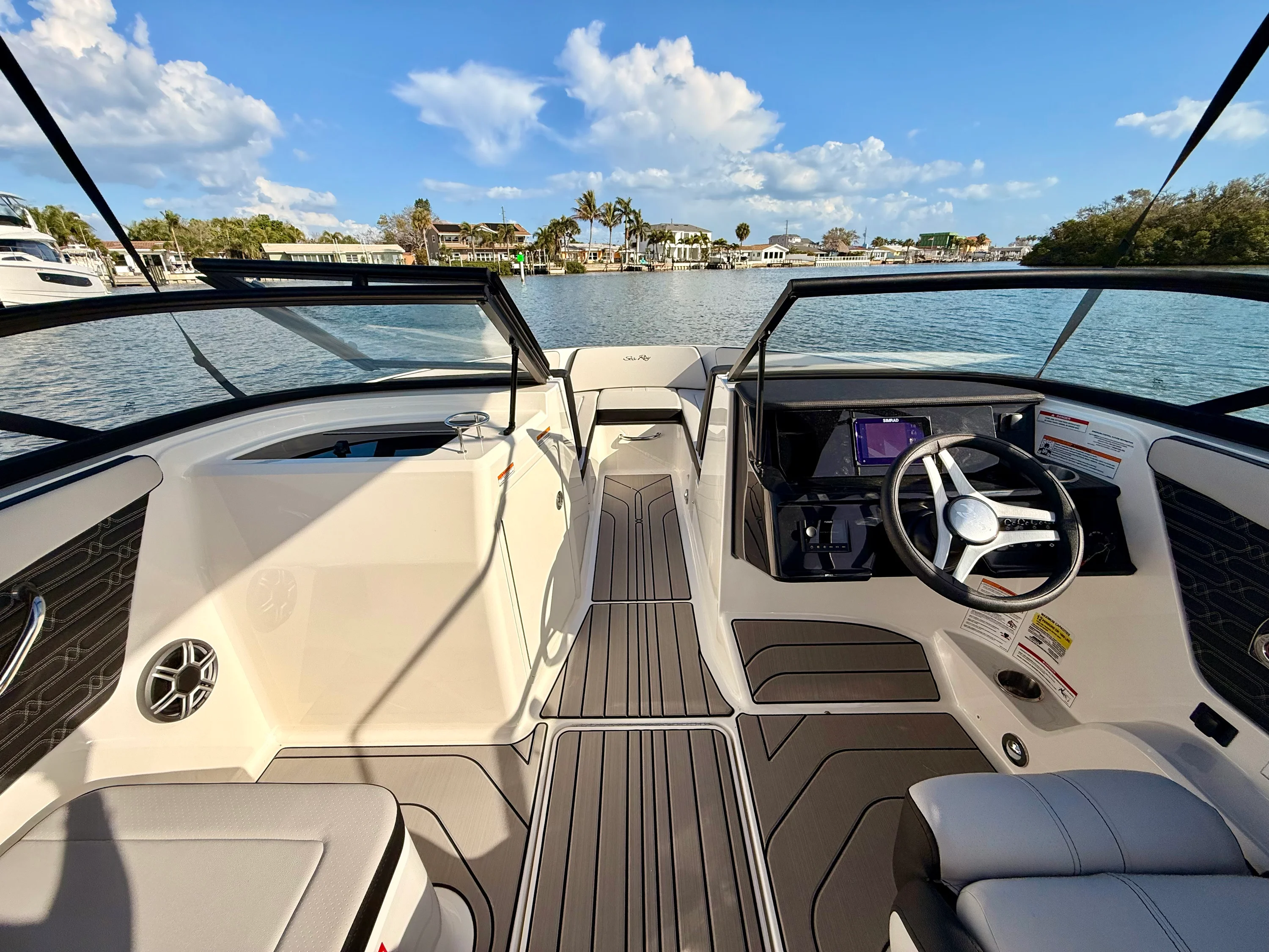 2026 Sea Ray SPX 210 Outboard Image Thumbnail #38