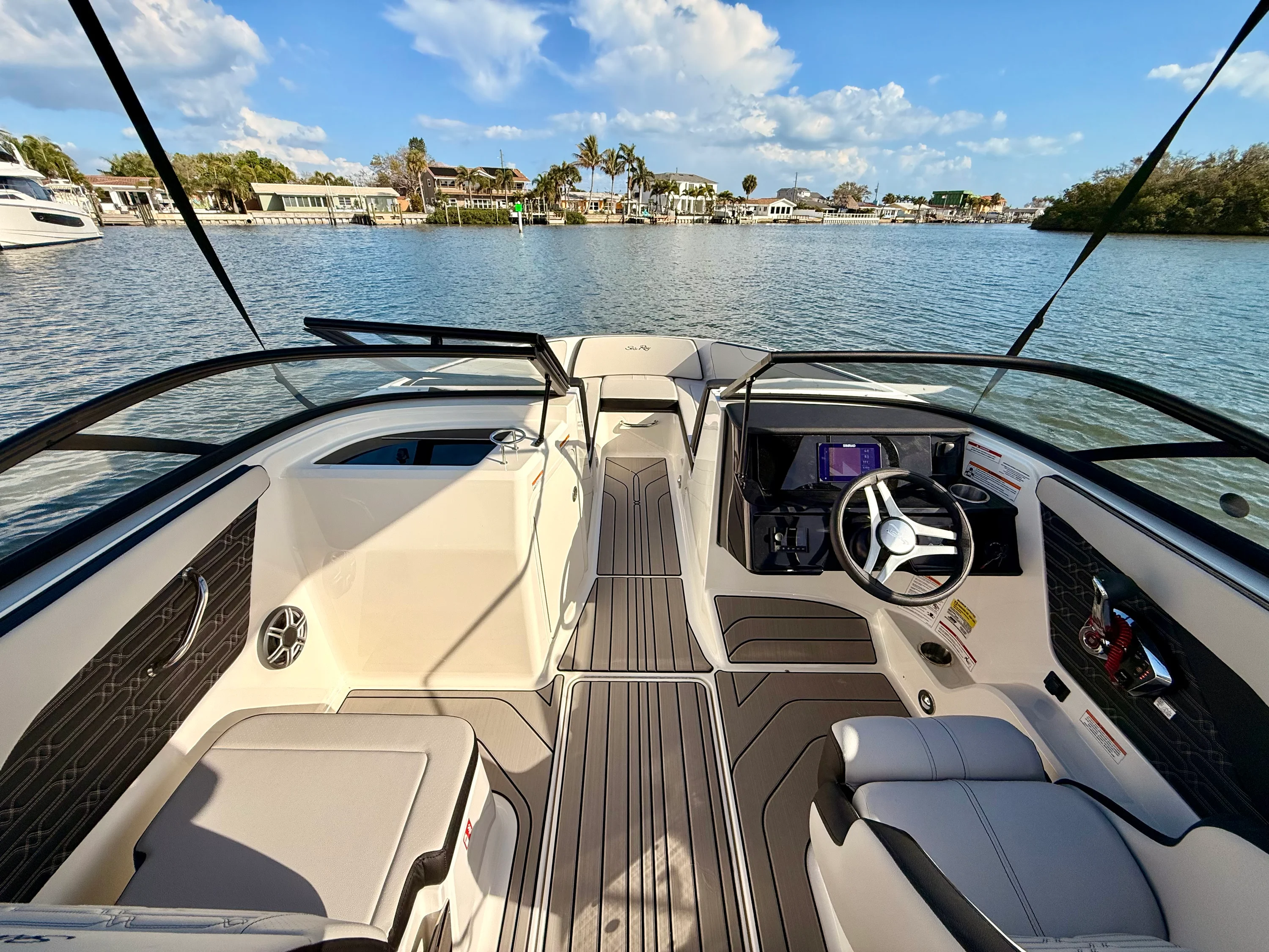 2026 Sea Ray SPX 210 Outboard Image Thumbnail #40