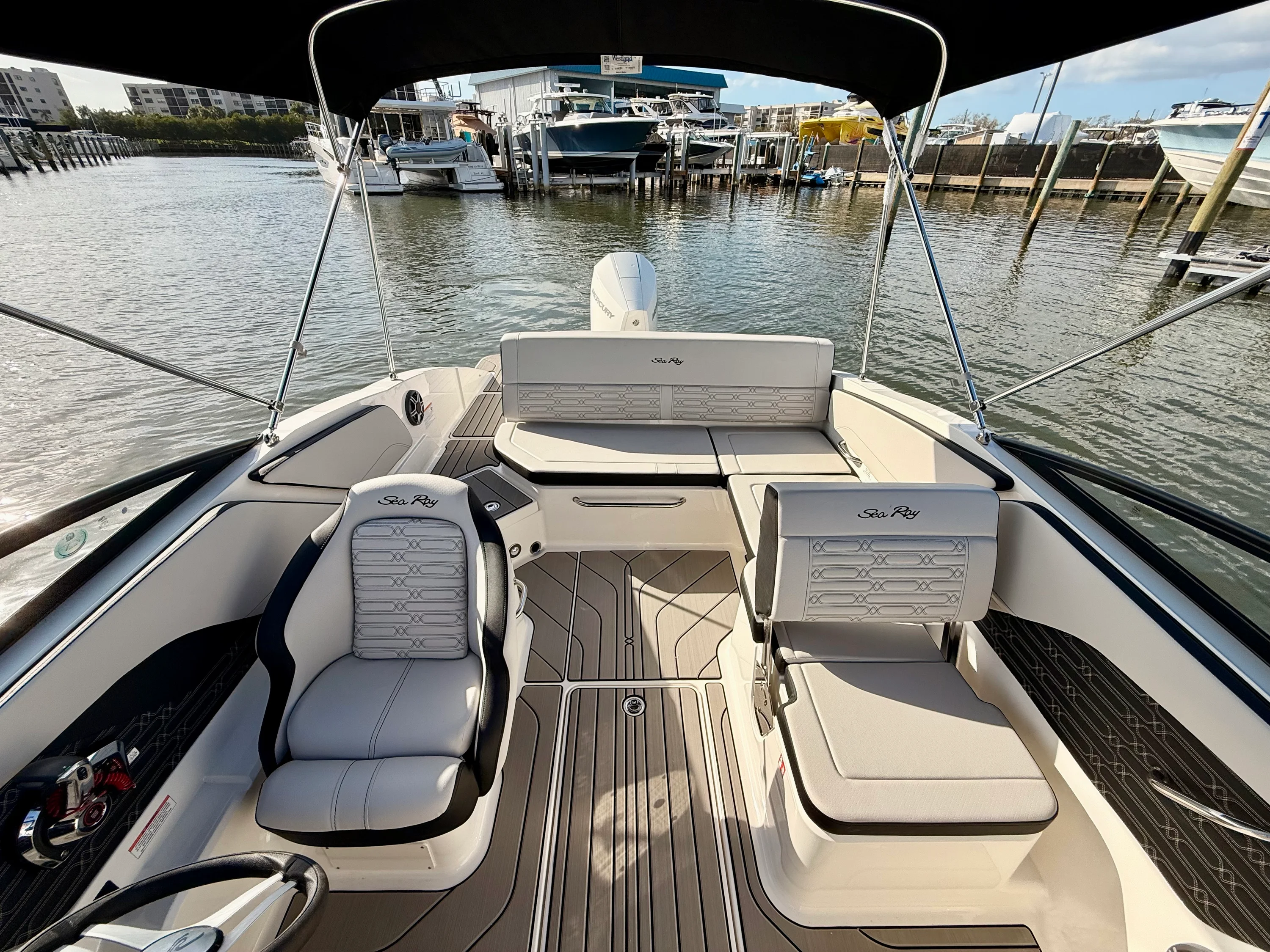 2026 Sea Ray SPX 210 Outboard Image Thumbnail #37