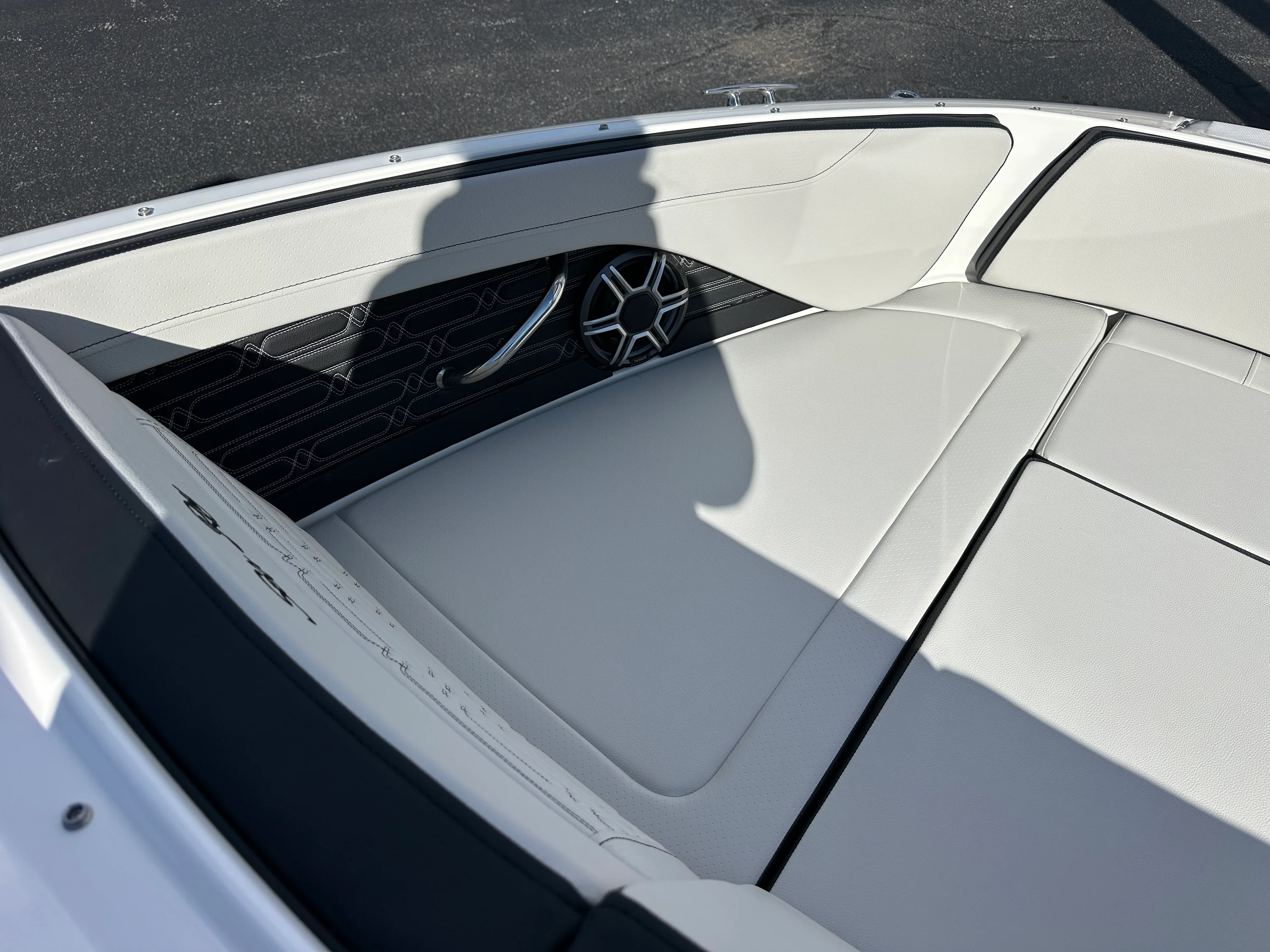 2026 Sea Ray SPX 210 Outboard Image Thumbnail #5