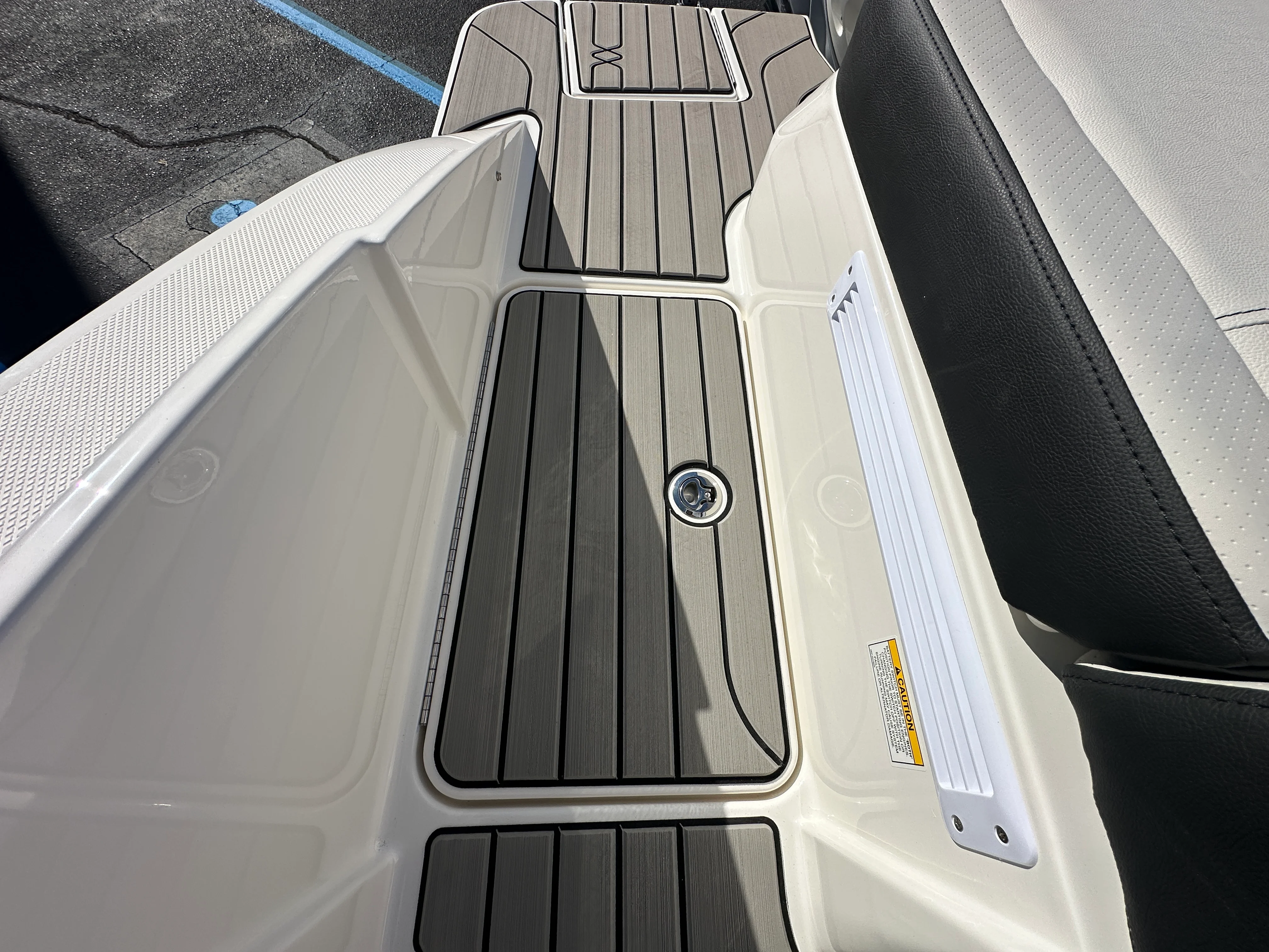 2026 Sea Ray SPX 210 Outboard Image Thumbnail #22