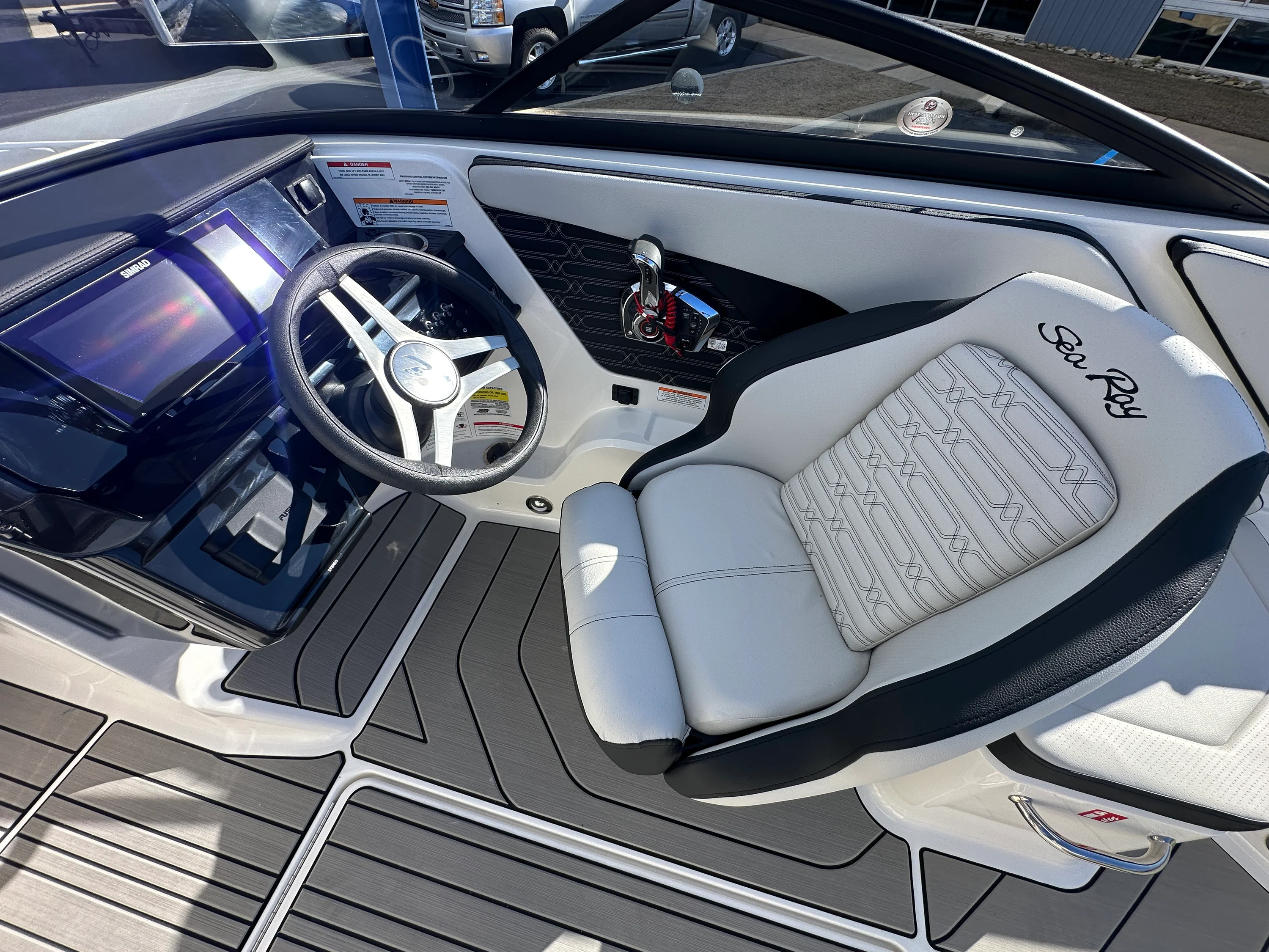 2026 Sea Ray SPX 210 Outboard Image Thumbnail #13