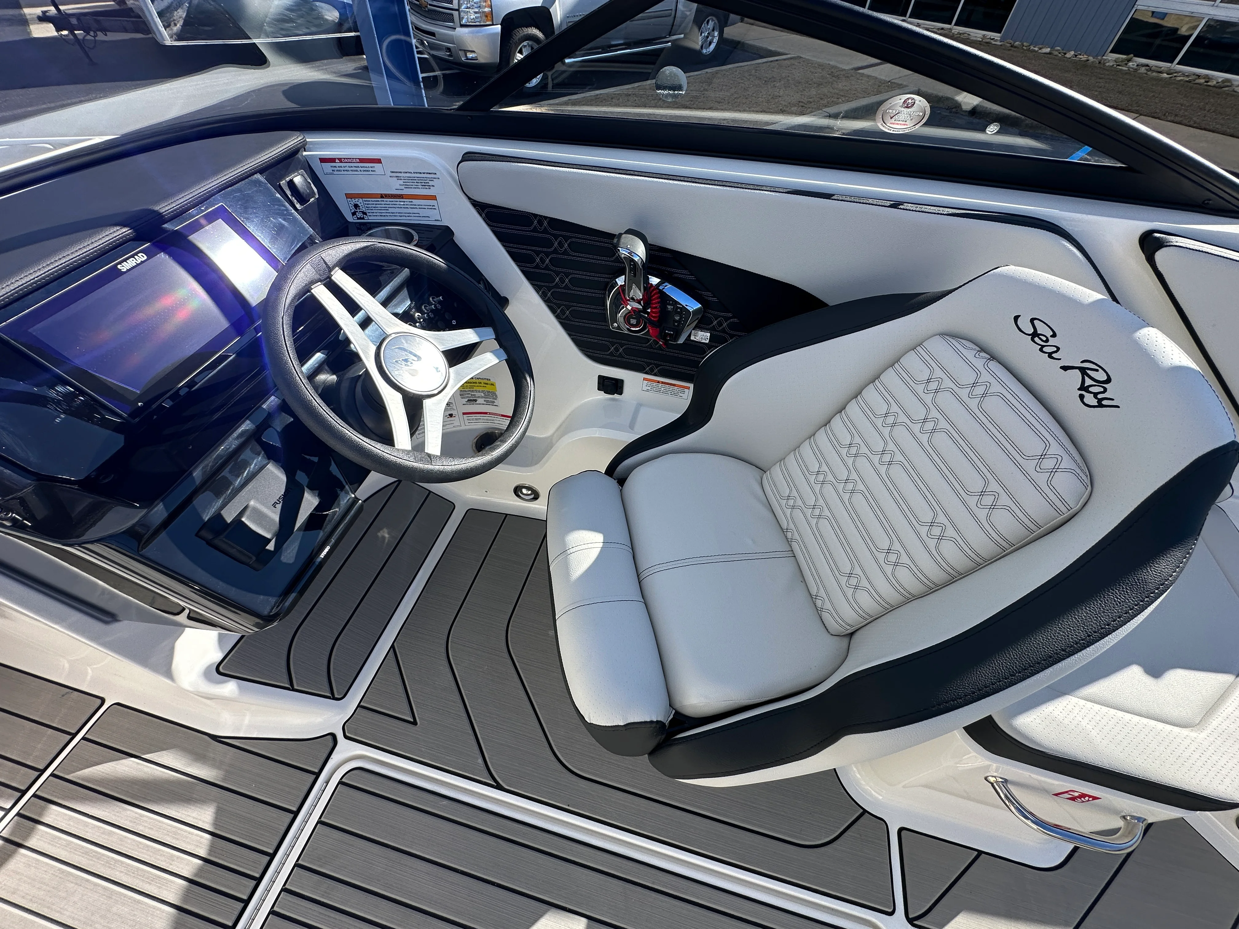 2026 Sea Ray SPX 210 Outboard Image Thumbnail #13