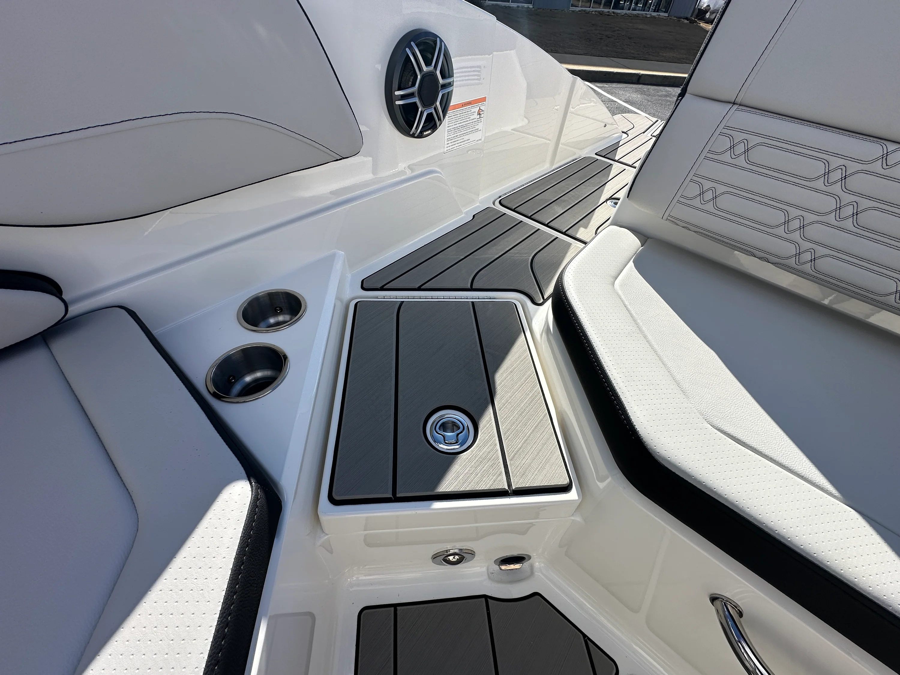 2026 Sea Ray SPX 210 Outboard Image Thumbnail #20