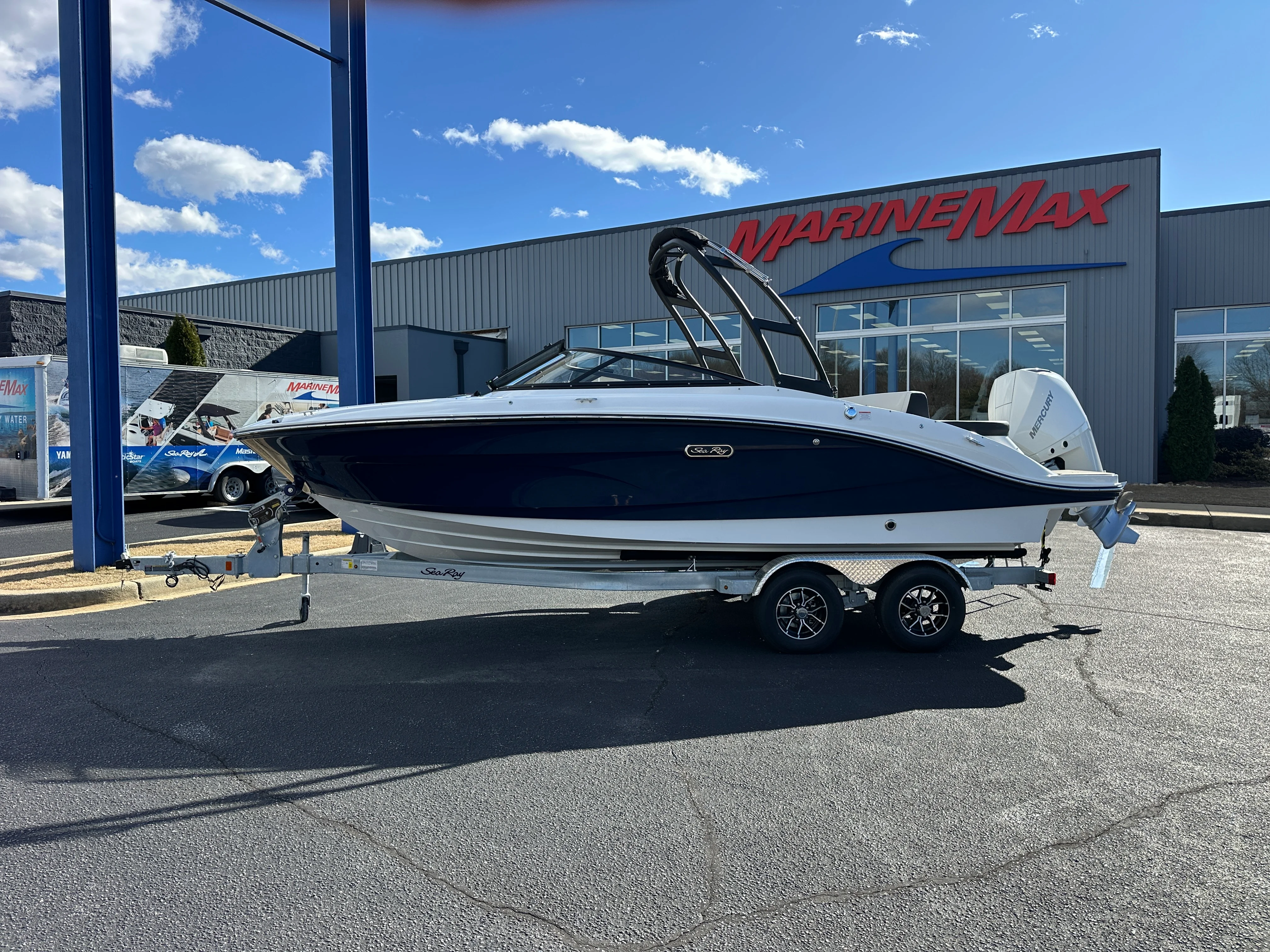 2026 Sea Ray SPX 210 Outboard Image Thumbnail #0