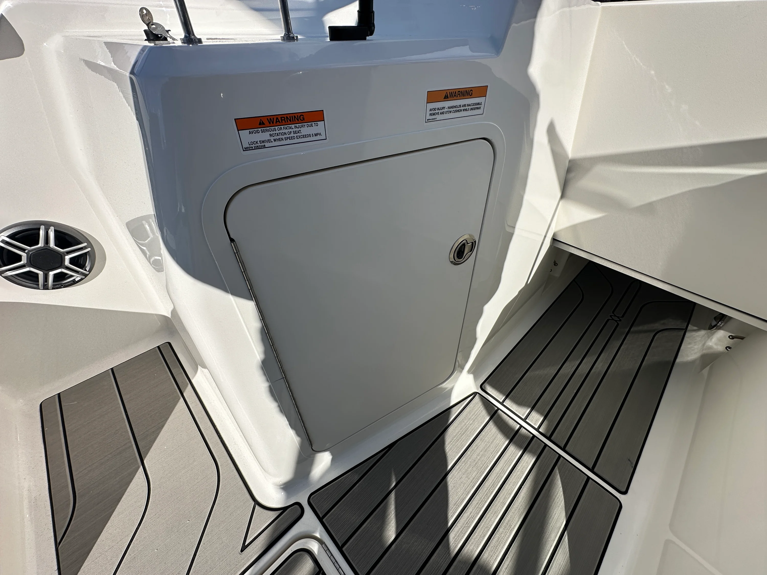 2026 Sea Ray SPX 210 Outboard Image Thumbnail #11