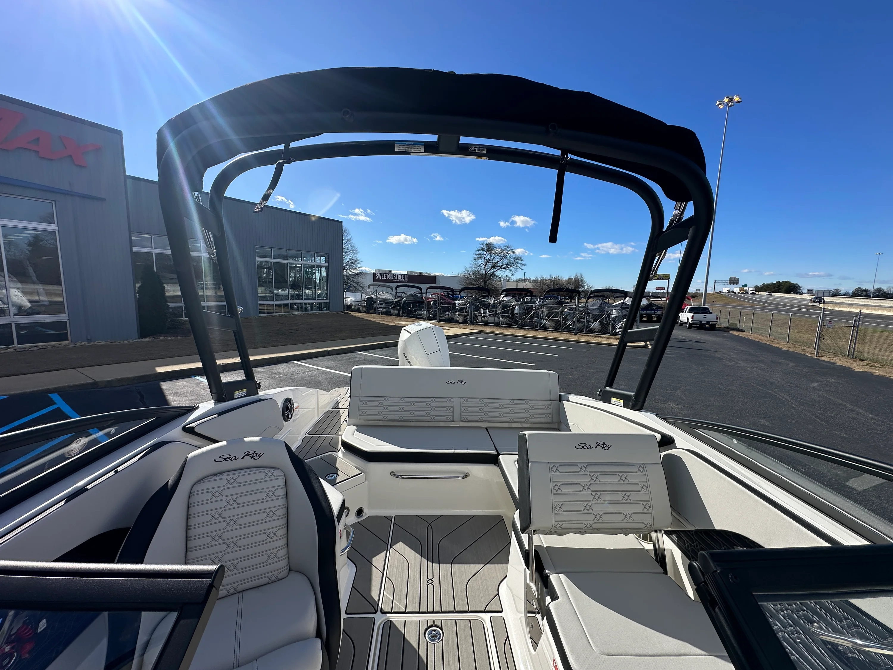 2026 Sea Ray SPX 210 Outboard Image Thumbnail #17