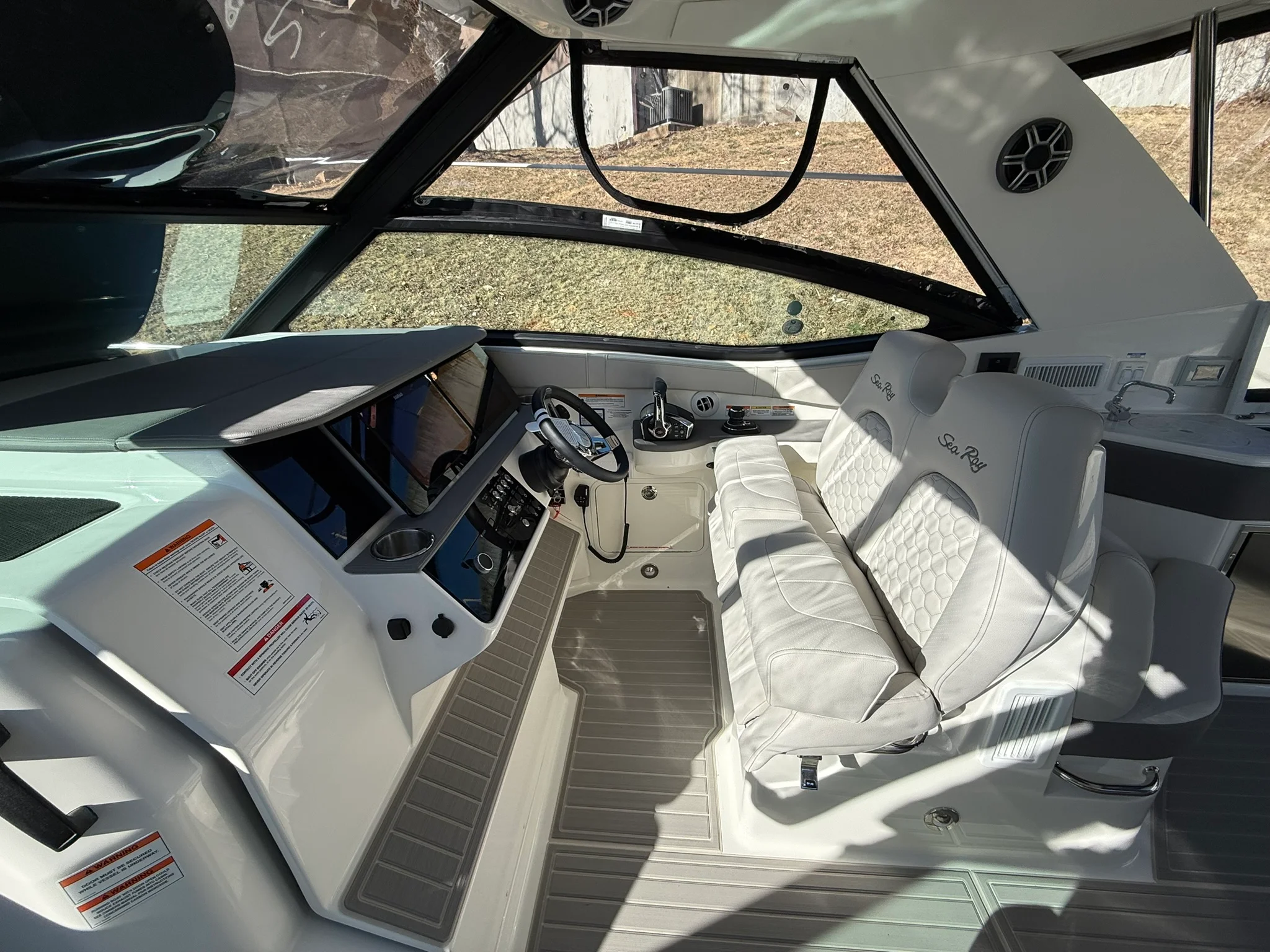 2026 Sea Ray Sundancer 320 Image Thumbnail #17