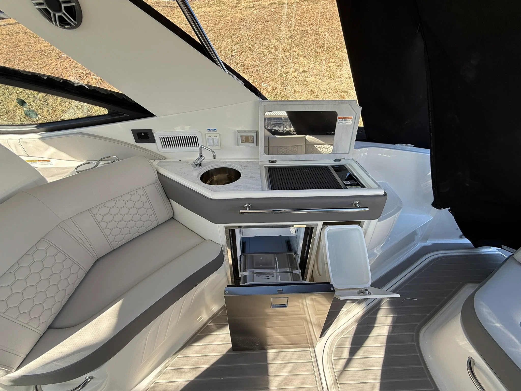 2026 Sea Ray Sundancer 320 Image Thumbnail #29