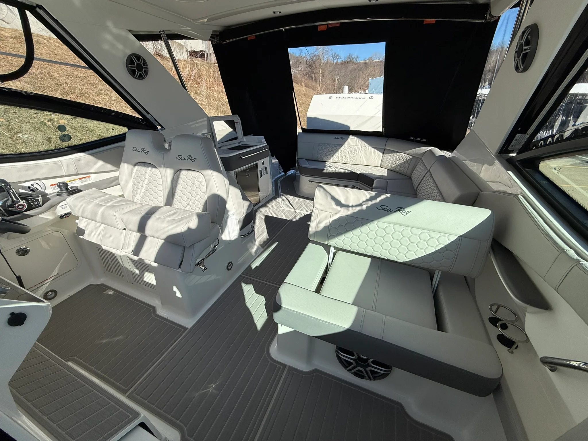 2026 Sea Ray Sundancer 320 Image Thumbnail #22