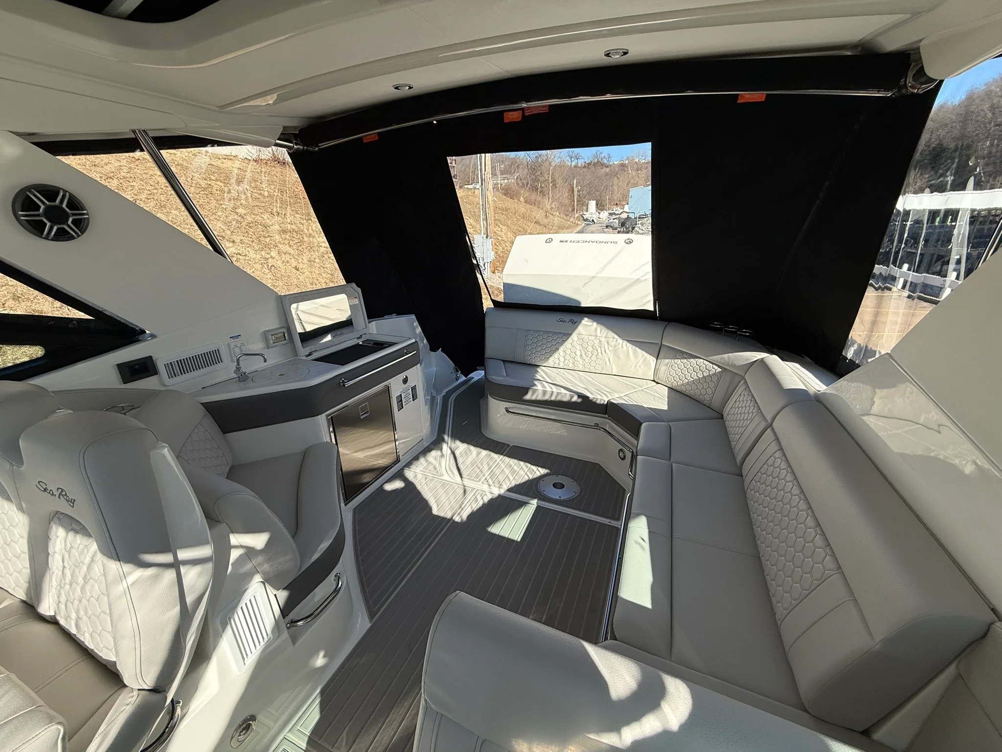 2026 Sea Ray Sundancer 320 Image Thumbnail #15