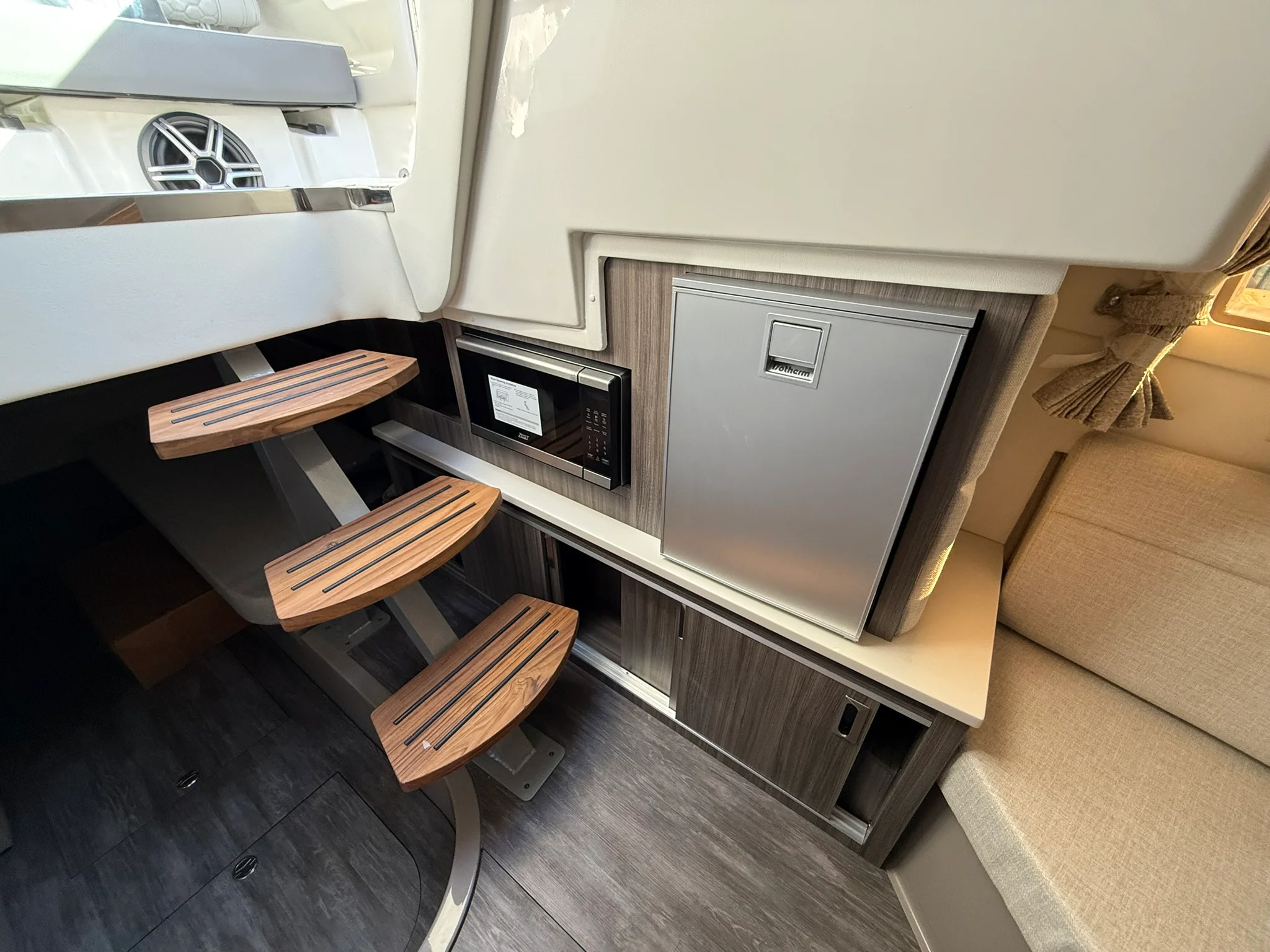 2026 Sea Ray Sundancer 320 Image Thumbnail #34