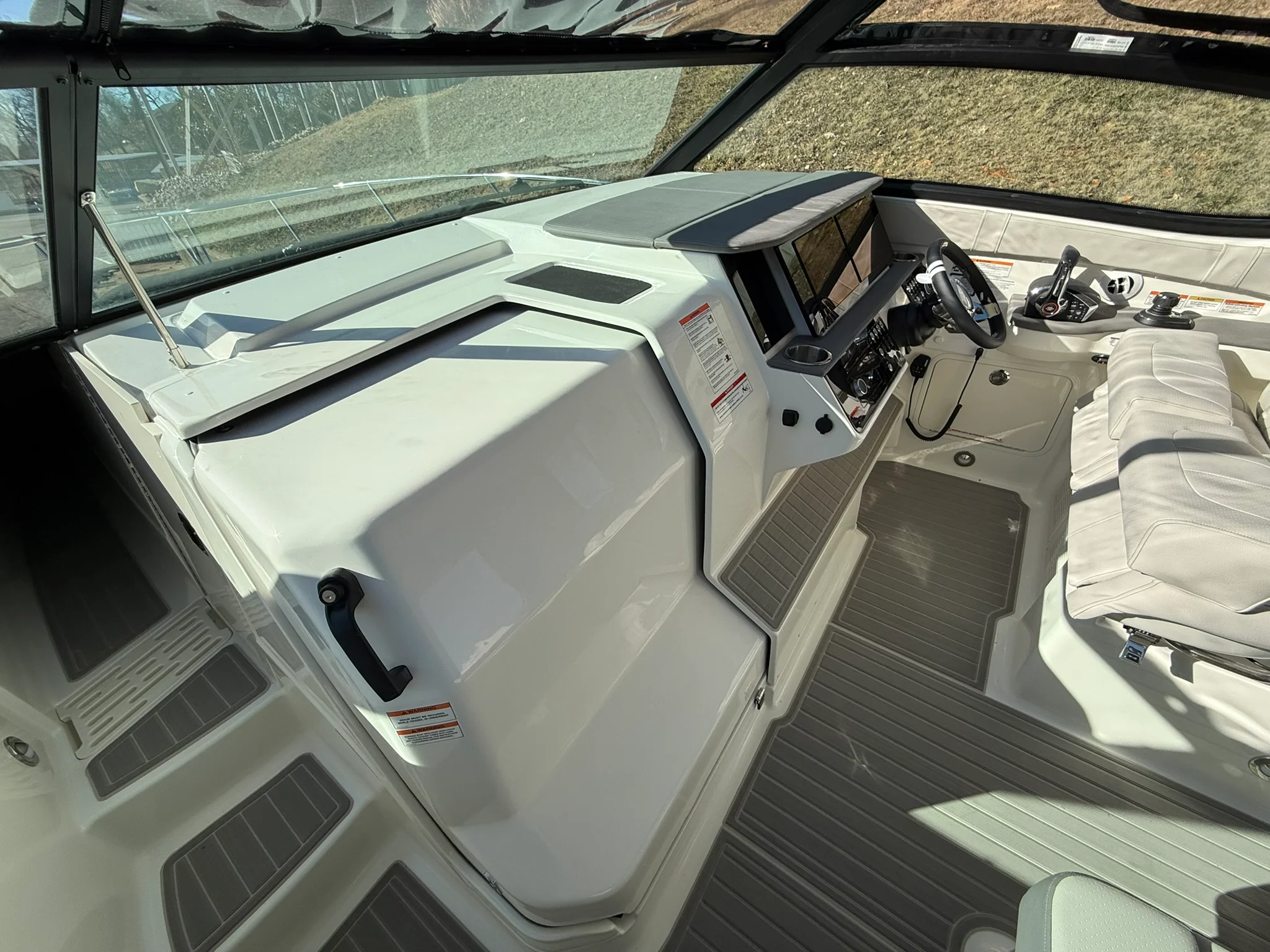 2026 Sea Ray Sundancer 320 Image Thumbnail #21