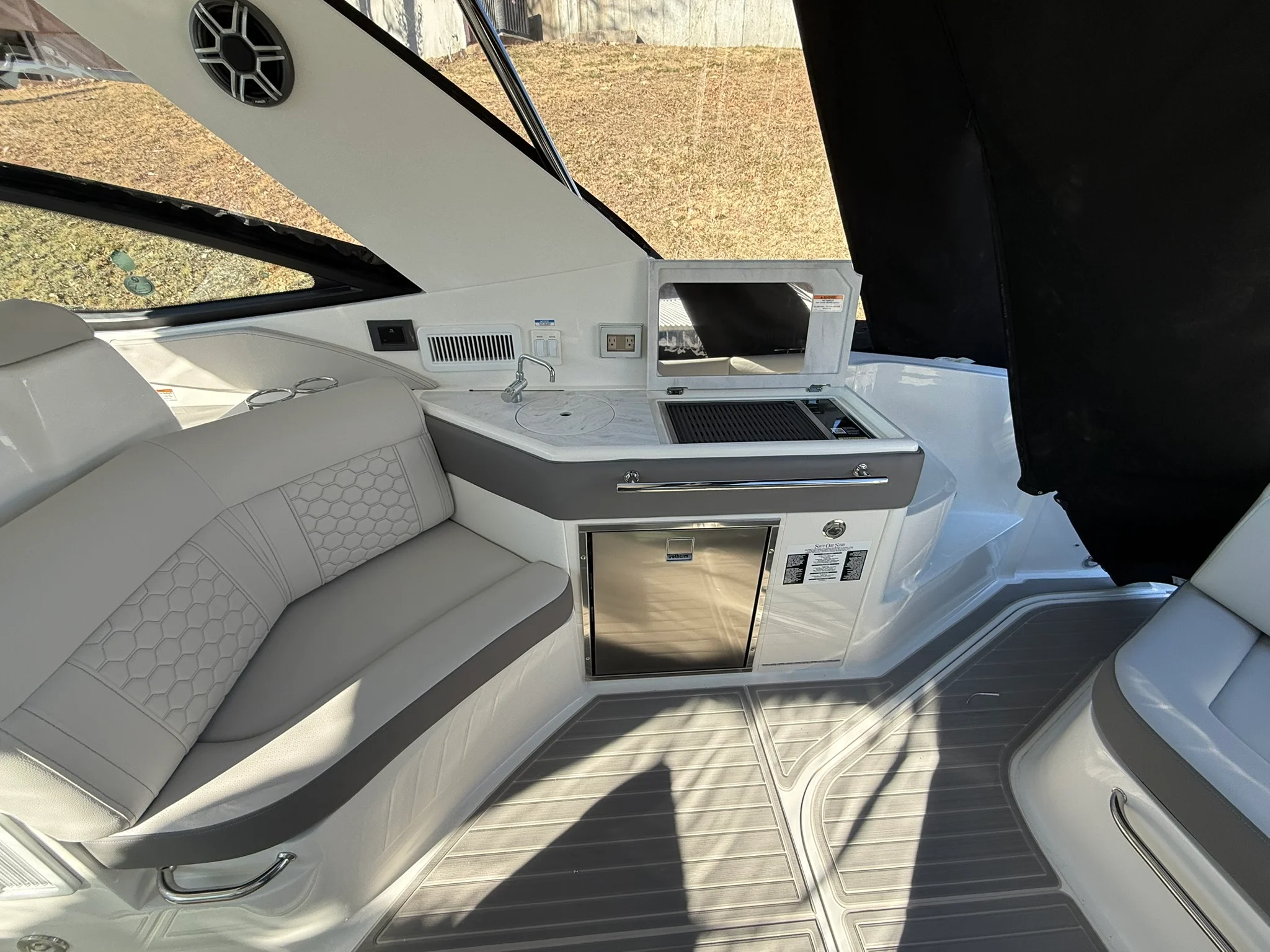 2026 Sea Ray Sundancer 320 Image Thumbnail #28