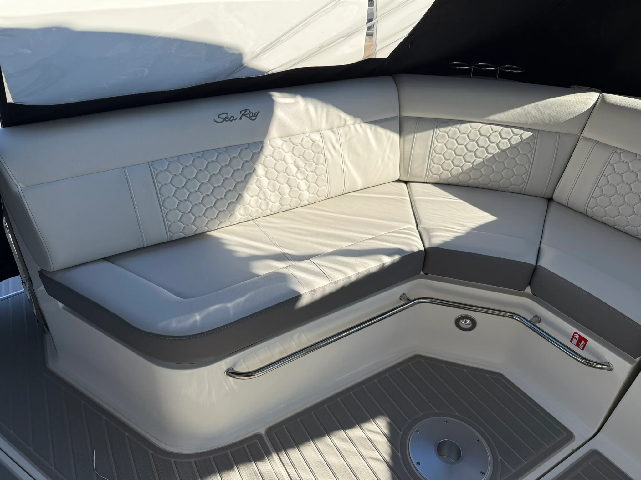 2026 Sea Ray Sundancer 320 Image Thumbnail #30