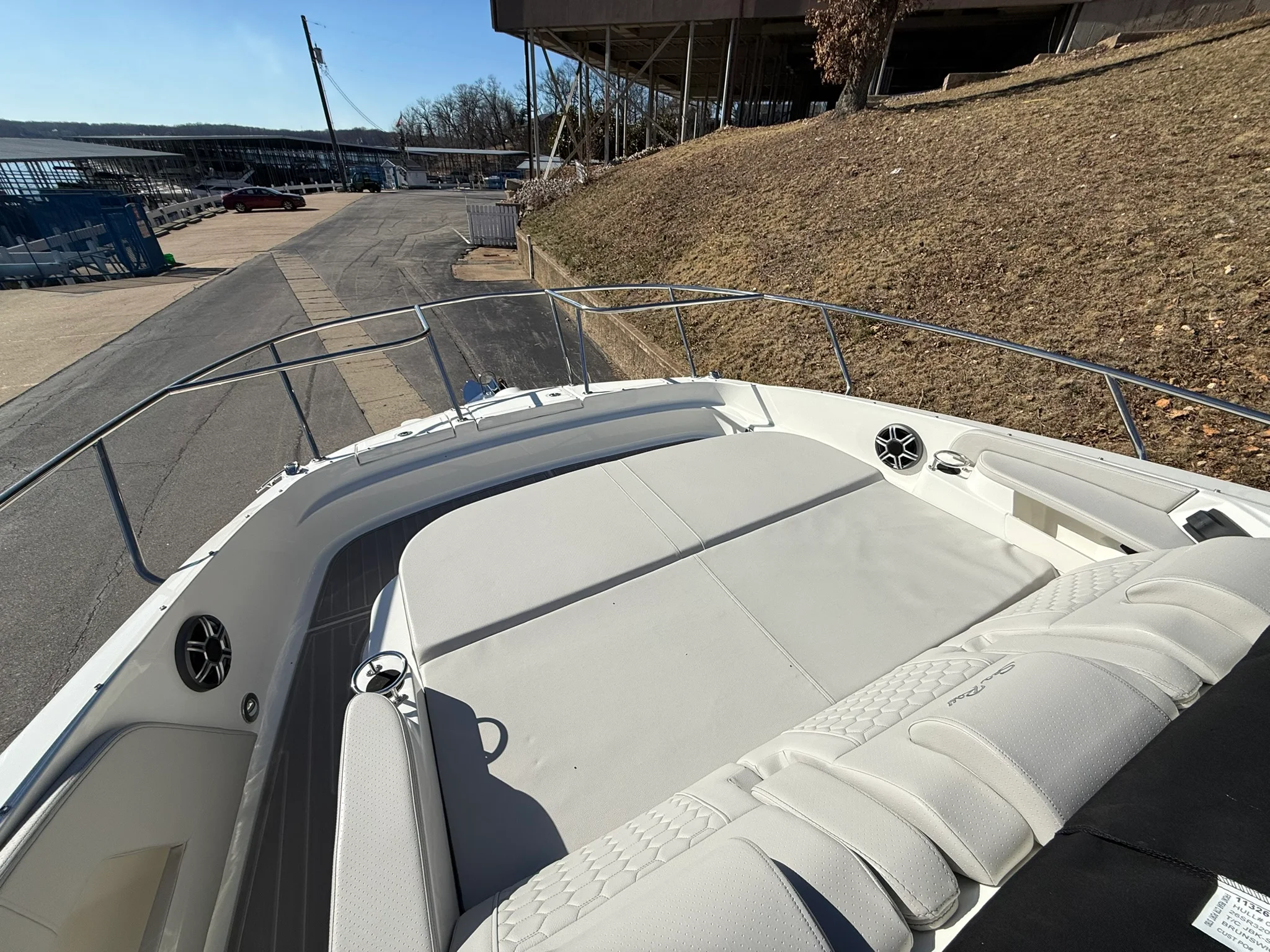 2026 Sea Ray Sundancer 320 Image Thumbnail #9