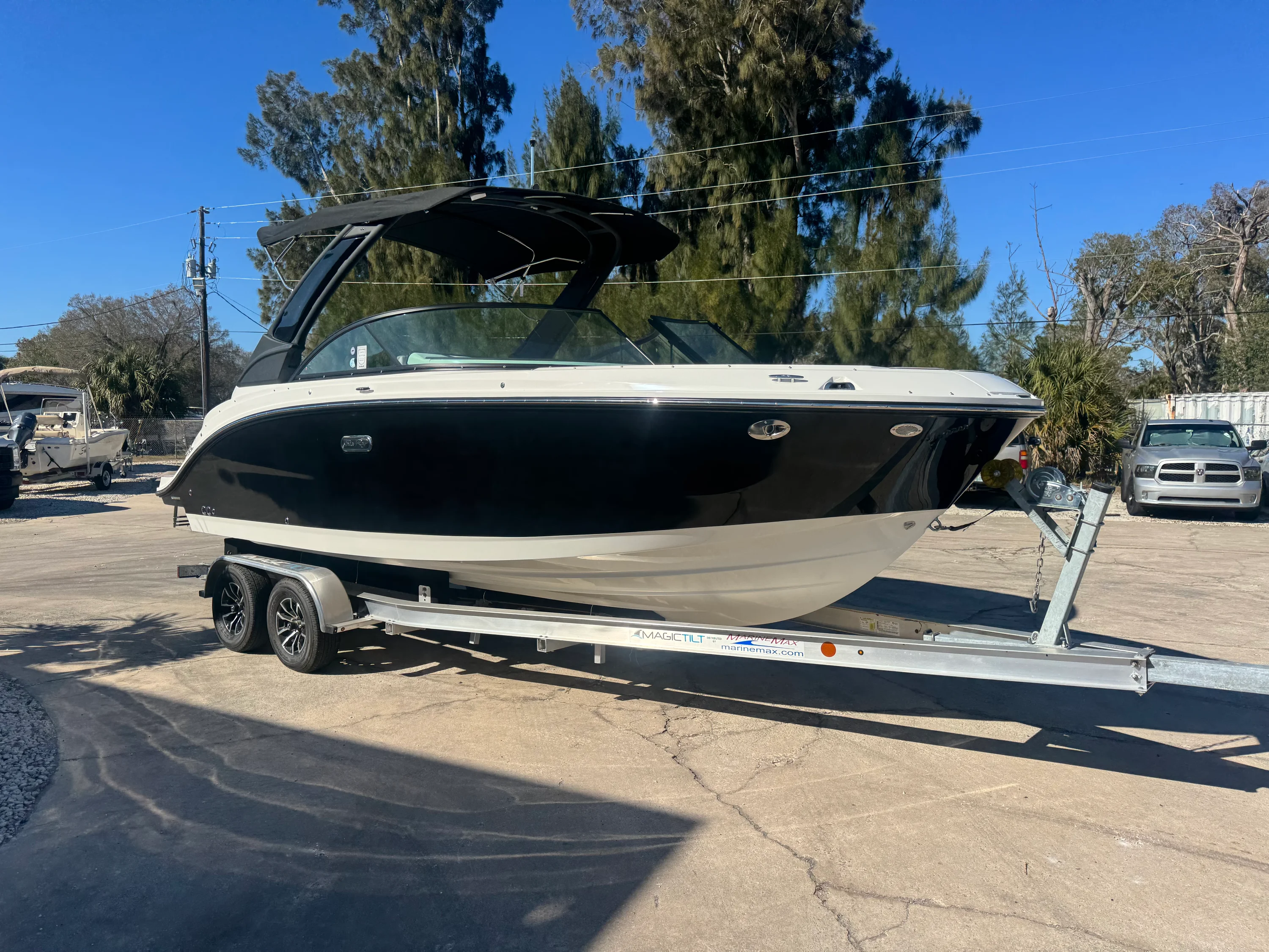 2026 Sea Ray SDX 230 Outboard Image Thumbnail #1