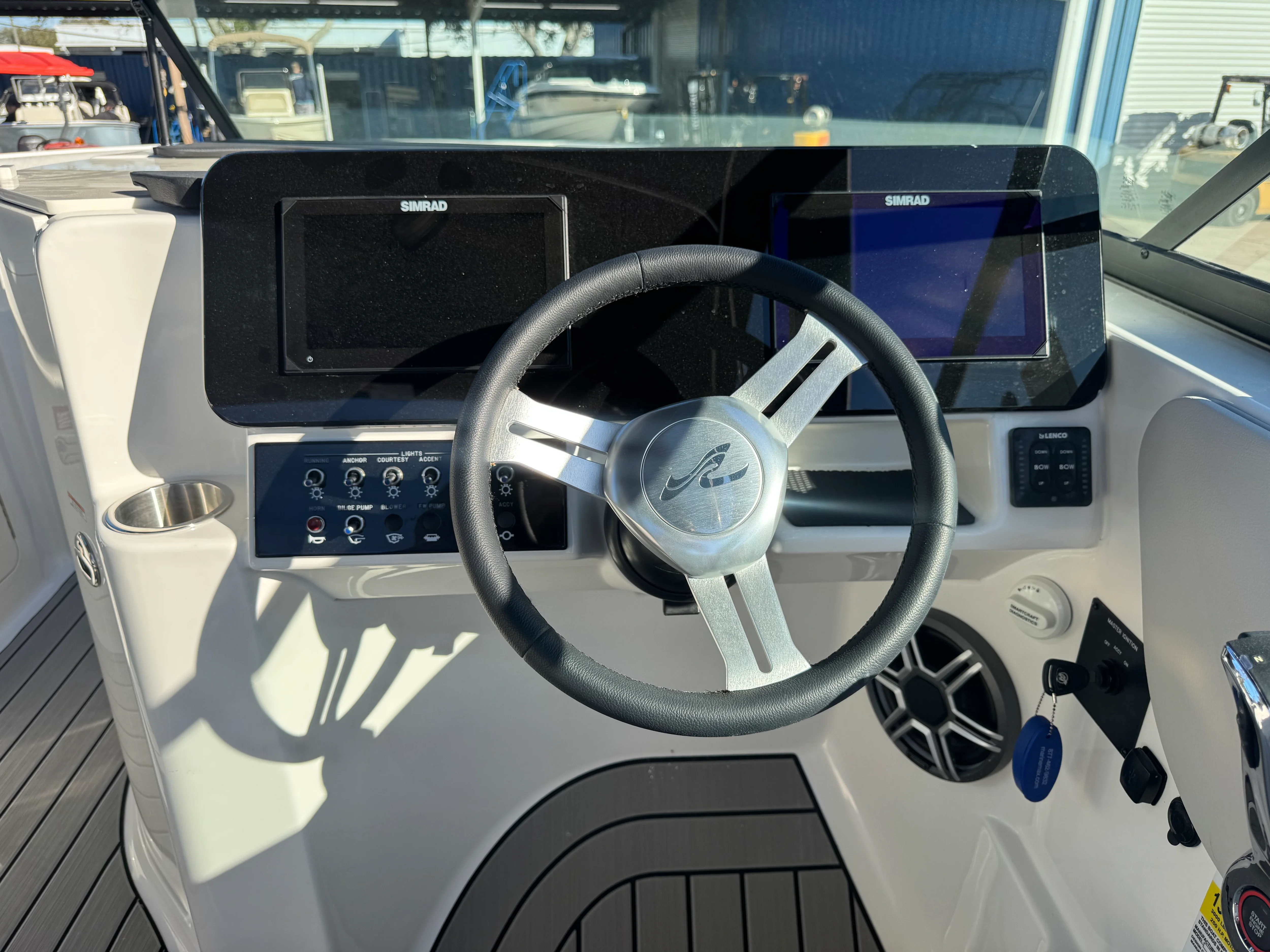 2026 Sea Ray SDX 230 Outboard Image Thumbnail #10