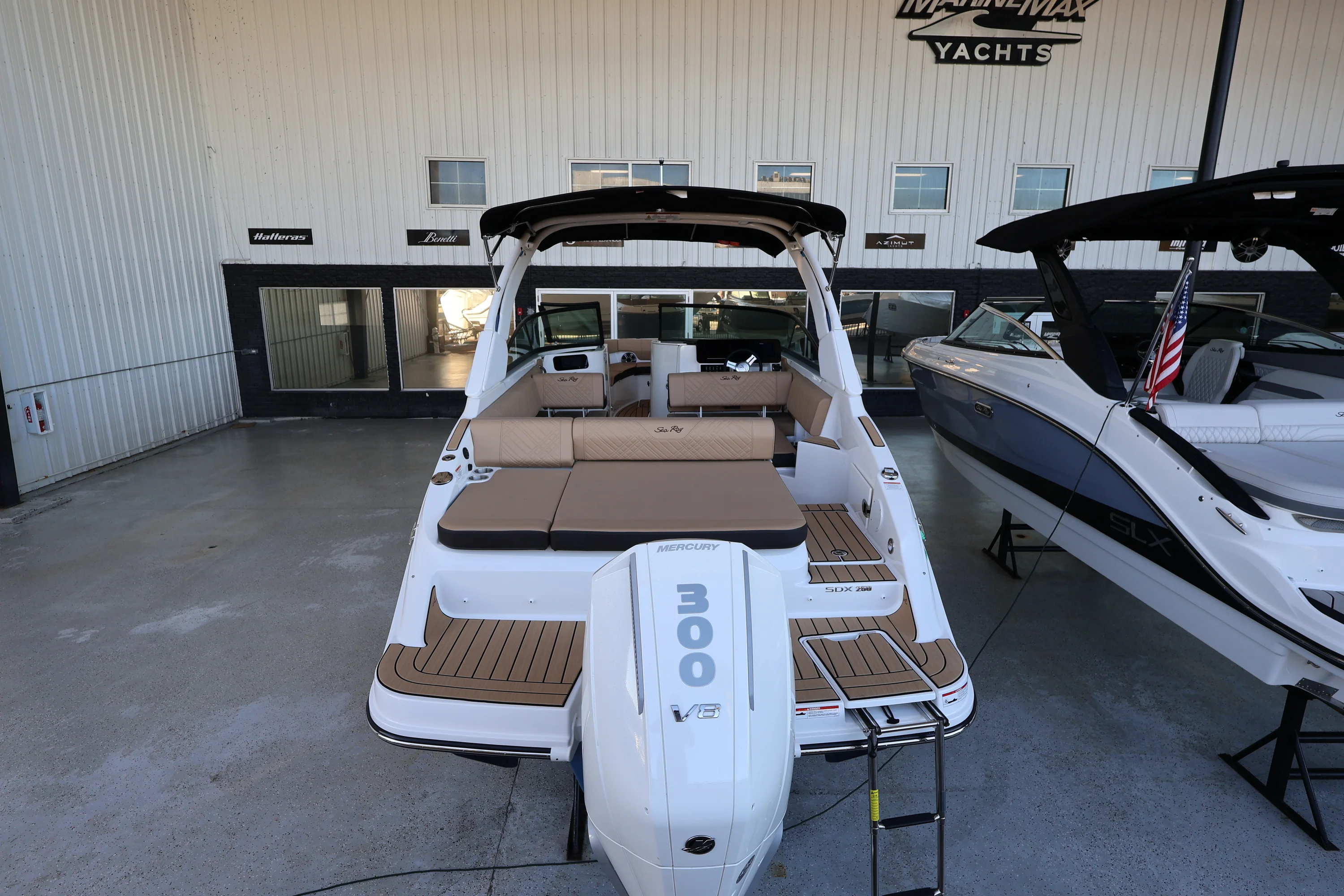 2026 Sea Ray SDX 250 Outboard Image Thumbnail #3