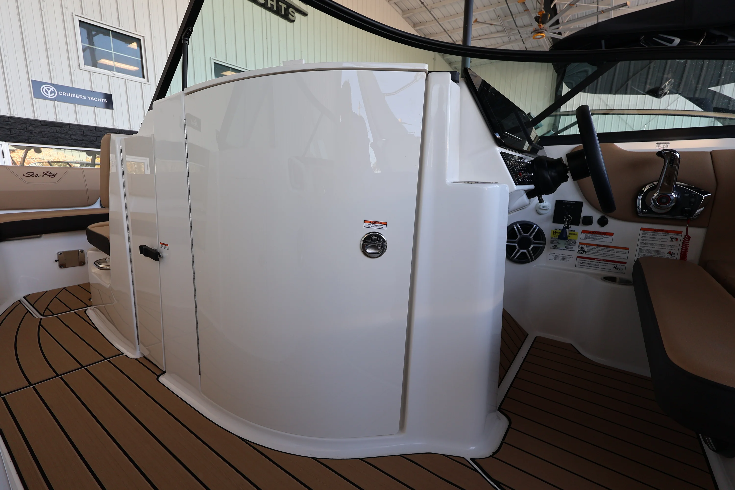 2026 Sea Ray SDX 250 Outboard Image Thumbnail #18