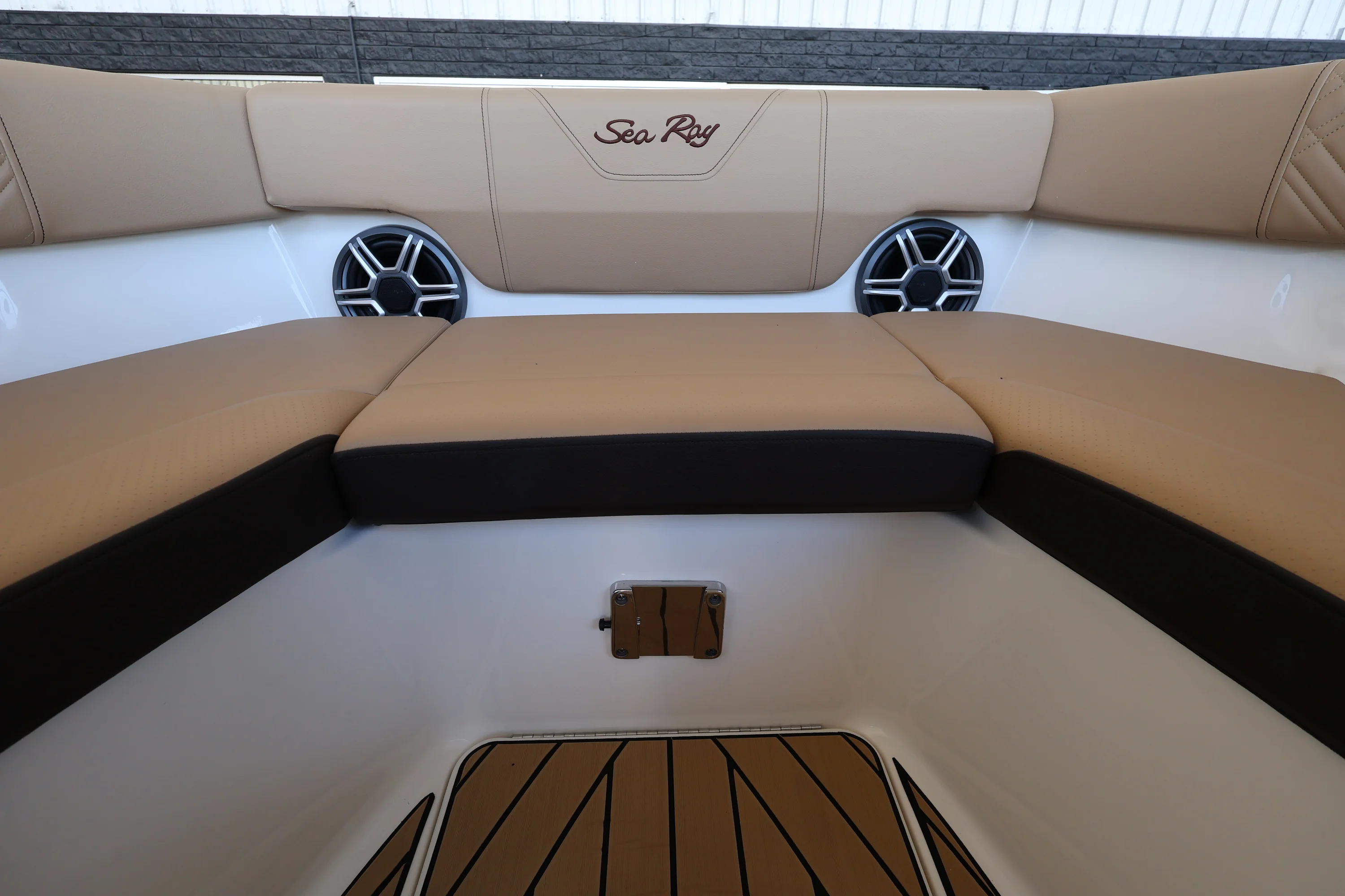 2026 Sea Ray SDX 250 Outboard Image Thumbnail #26