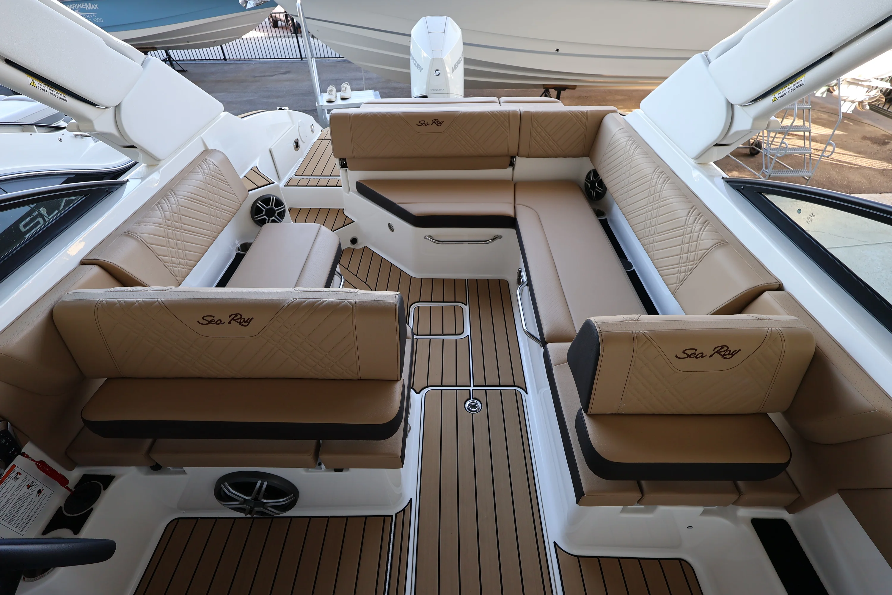 2026 Sea Ray SDX 250 Outboard Image Thumbnail #9