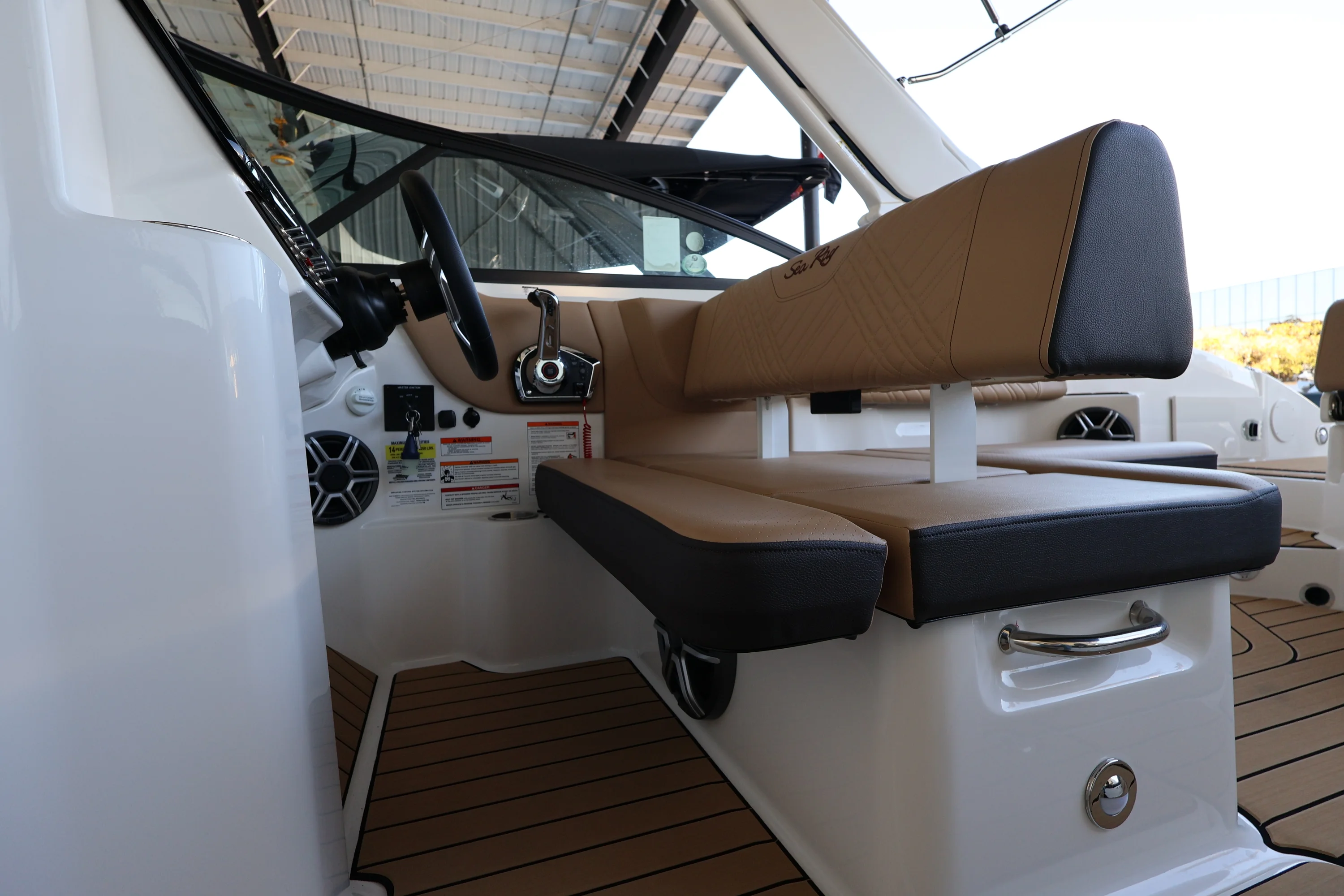 2026 Sea Ray SDX 250 Outboard Image Thumbnail #11