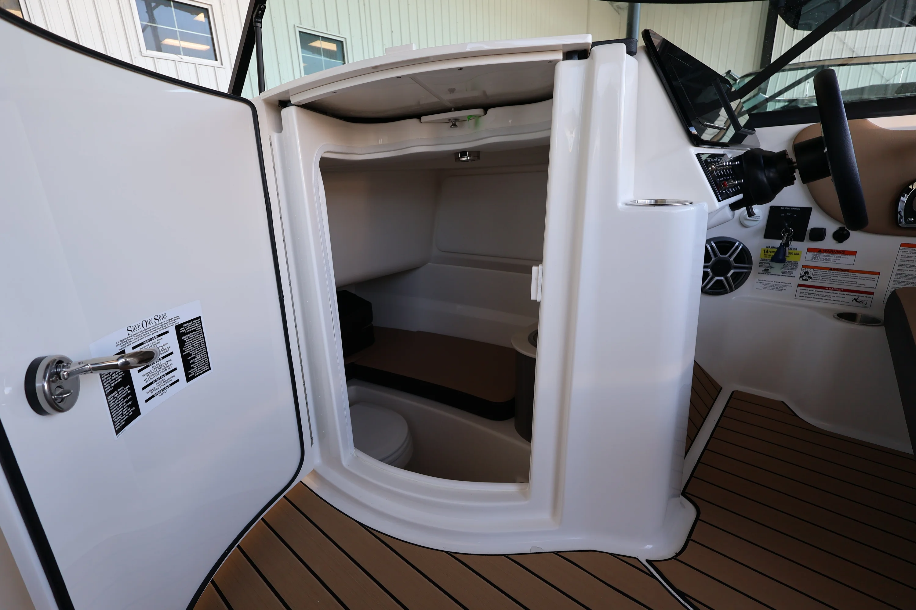 2026 Sea Ray SDX 250 Outboard Image Thumbnail #19