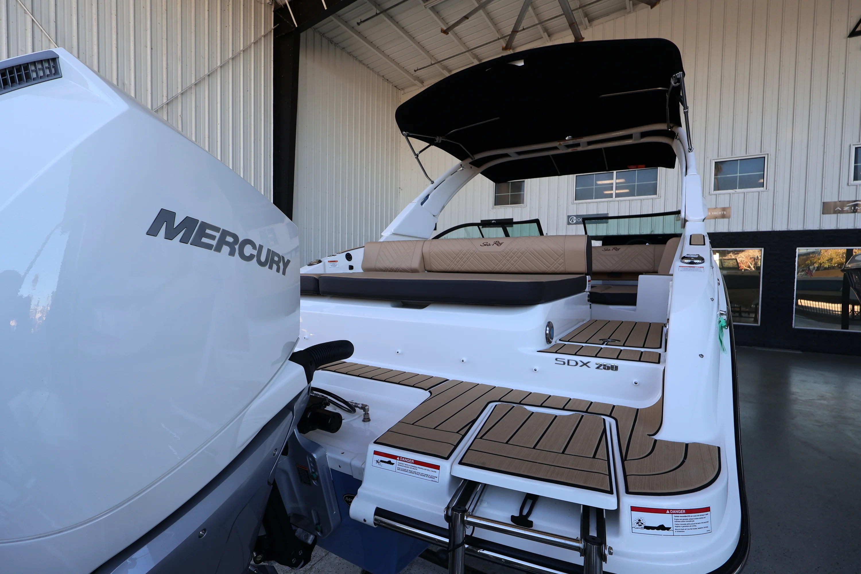 2026 Sea Ray SDX 250 Outboard Image Thumbnail #6