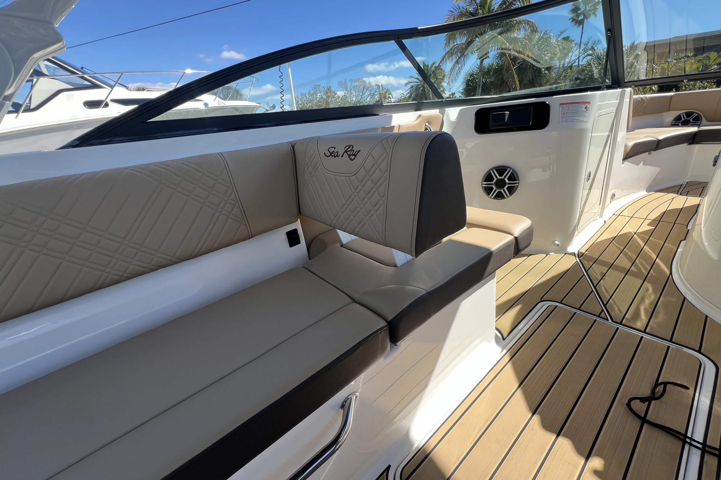 2026 Sea Ray SDX 250 Outboard Image Thumbnail #14