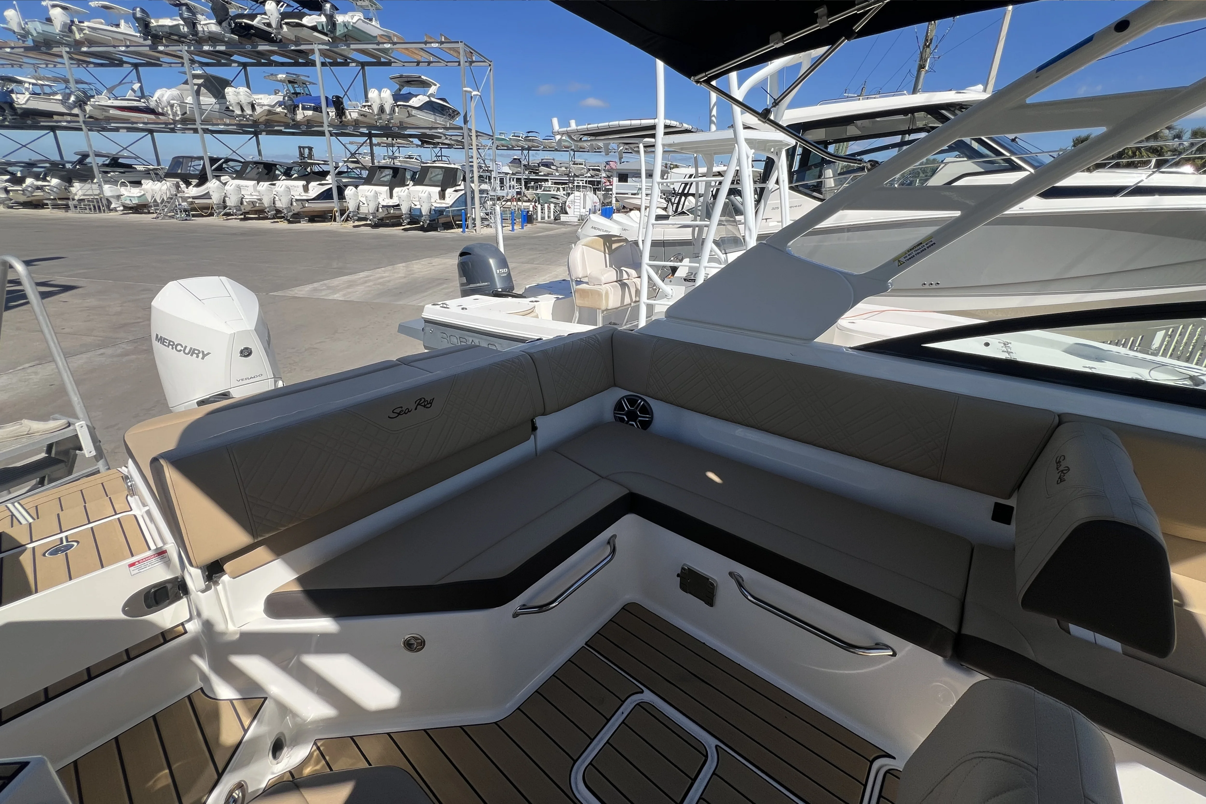 2026 Sea Ray SDX 250 Outboard Image Thumbnail #11