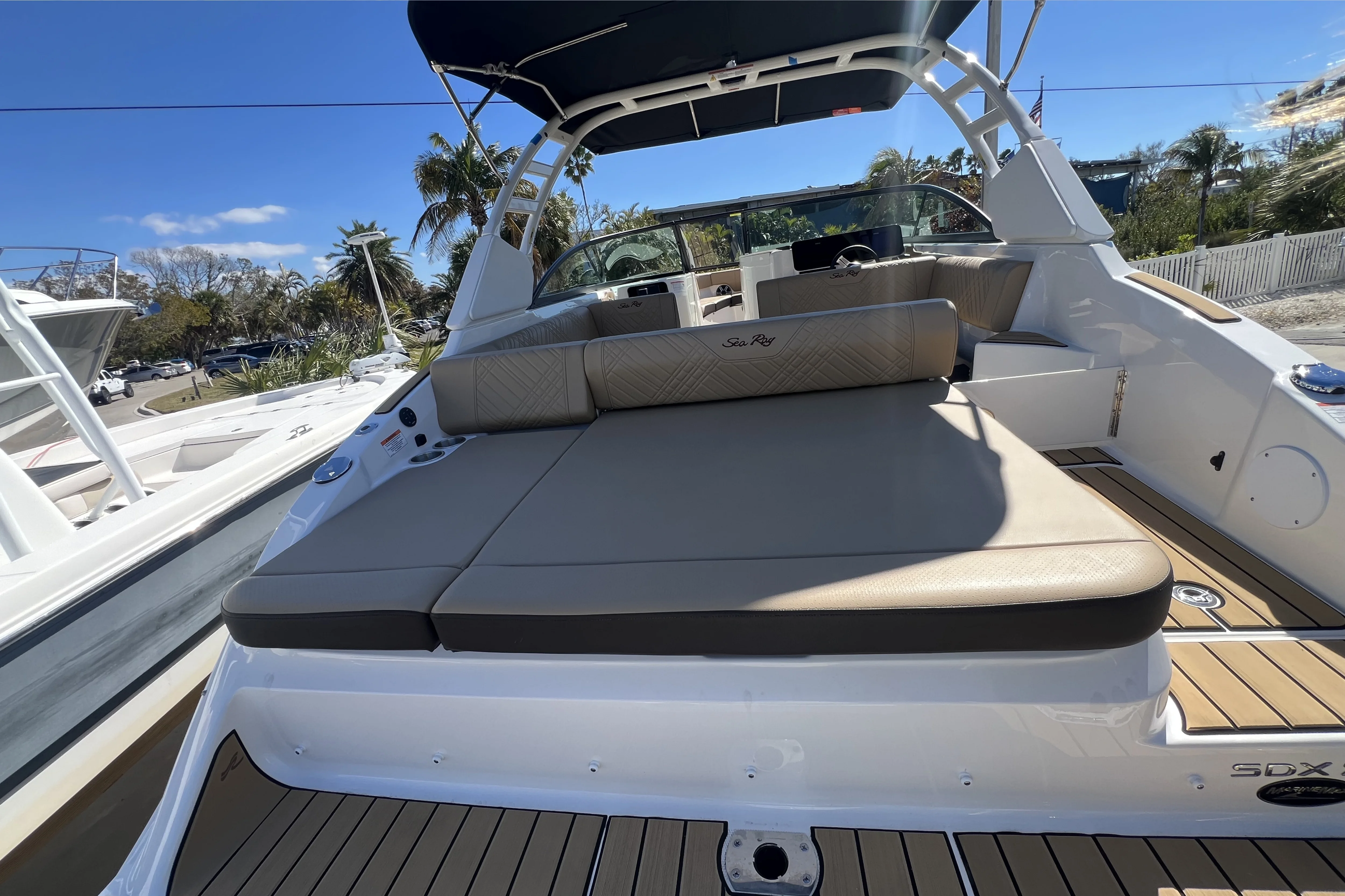 2026 Sea Ray SDX 250 Outboard Image Thumbnail #10