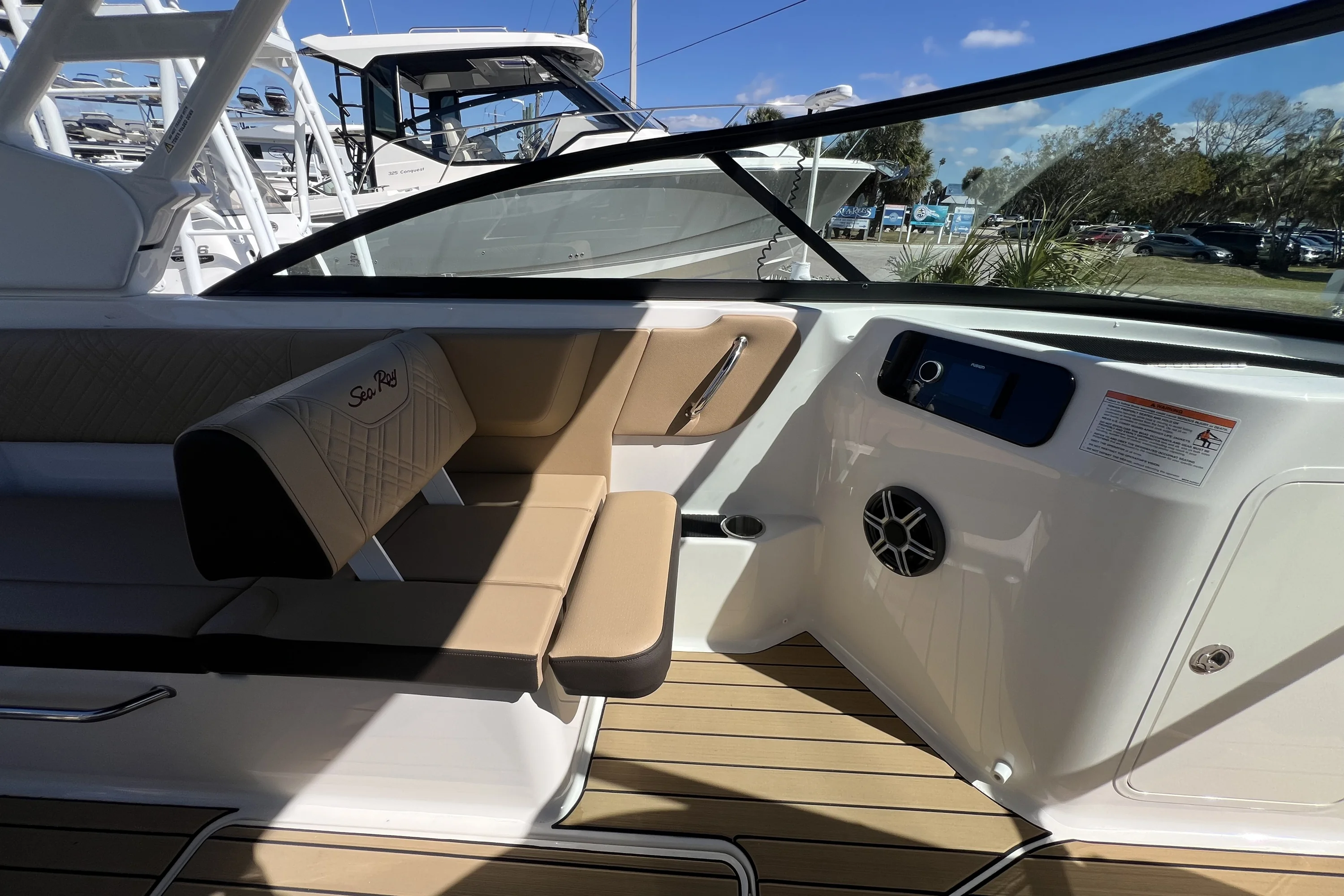 2026 Sea Ray SDX 250 Outboard Image Thumbnail #19