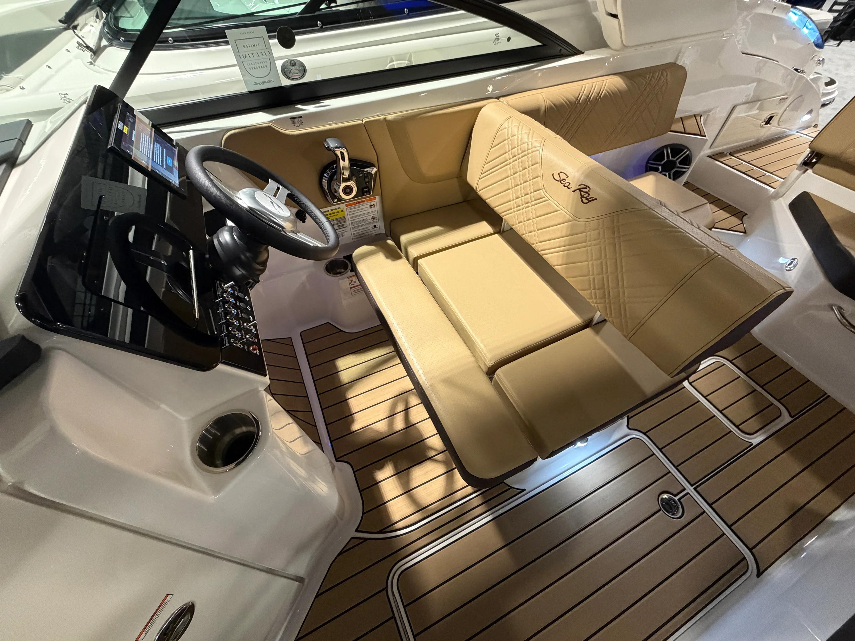 2026 Sea Ray SDX 250 Outboard Image Thumbnail #9