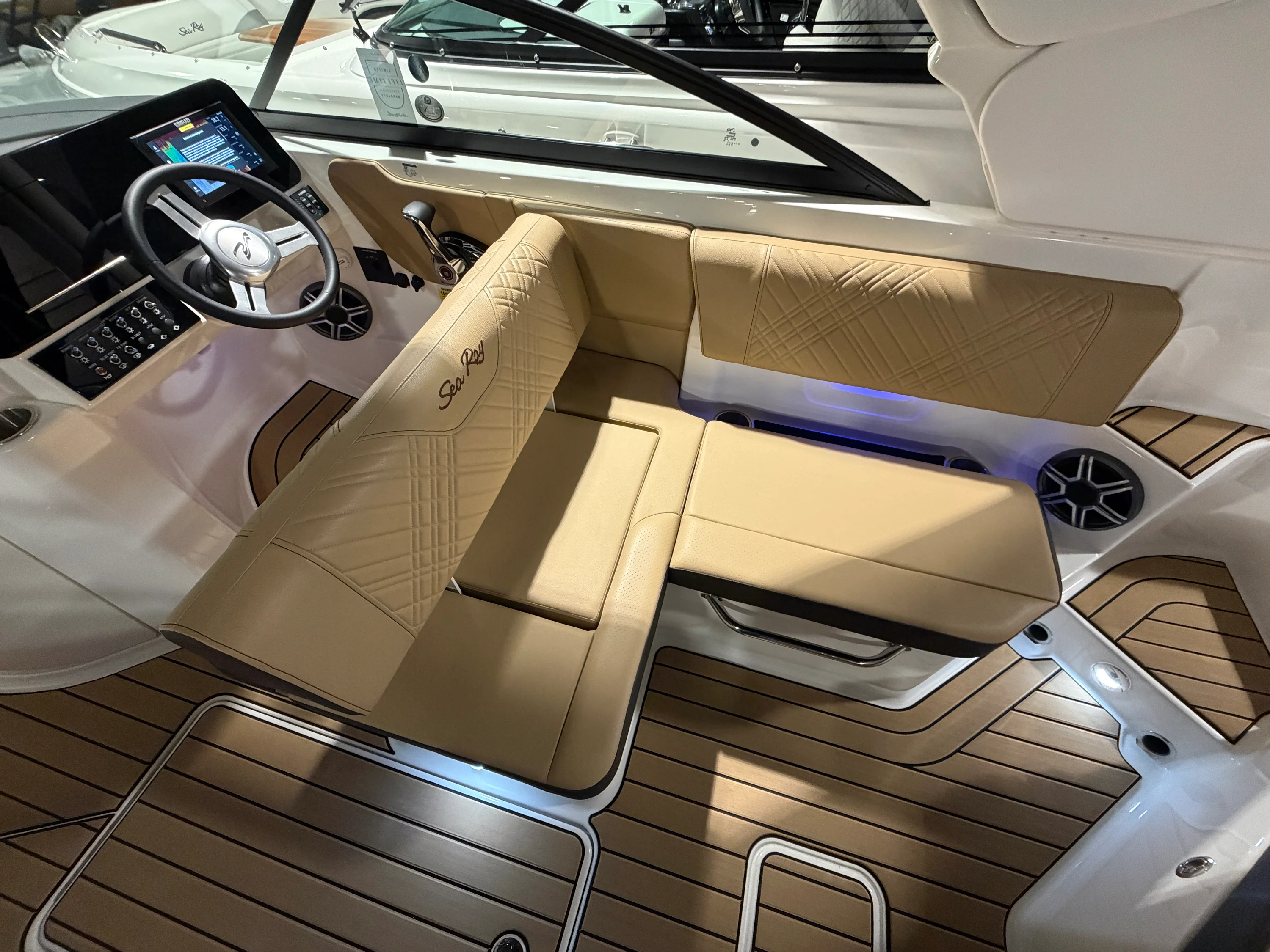 2026 Sea Ray SDX 250 Outboard Image Thumbnail #8