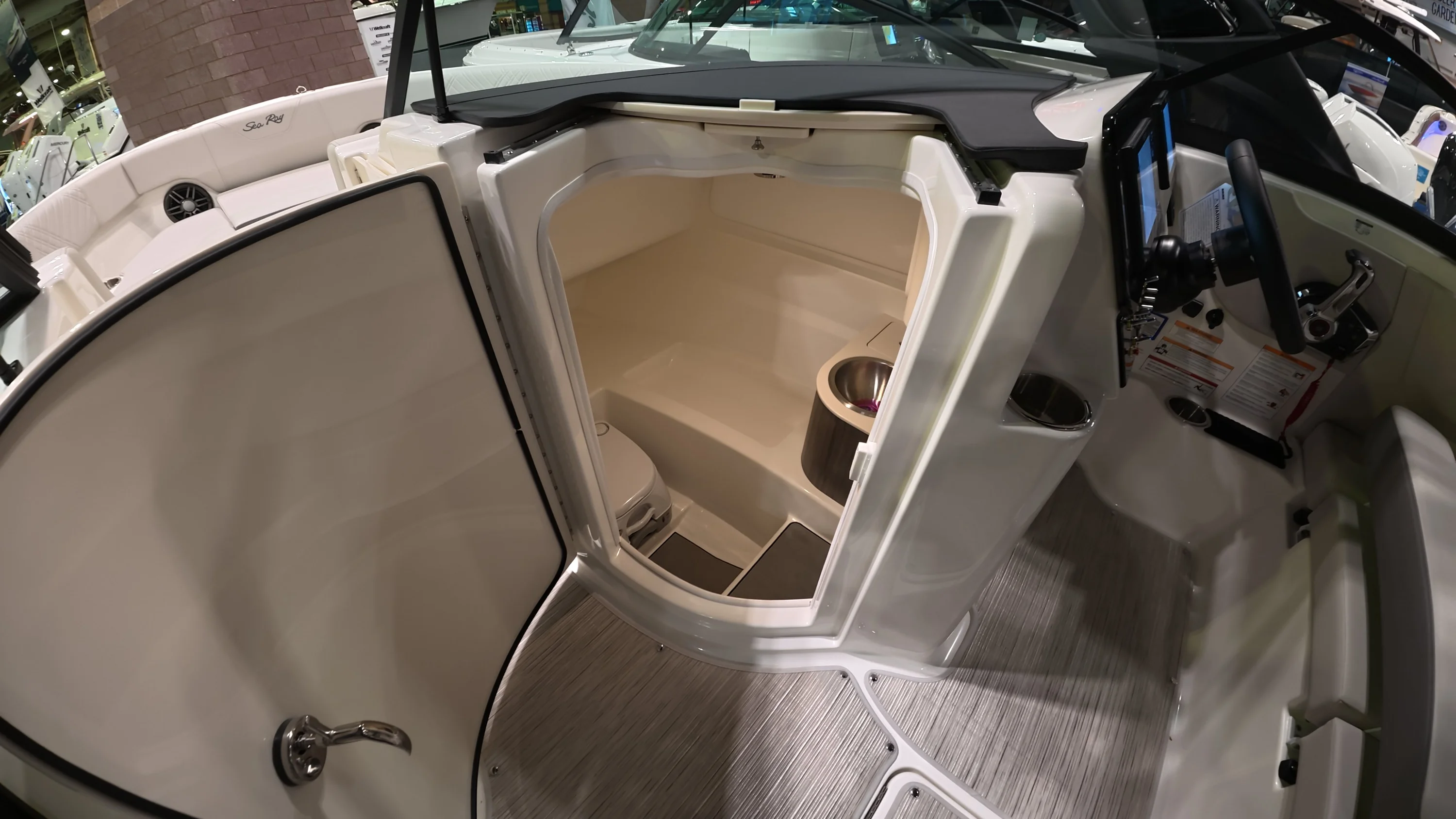 2026 Sea Ray SDX 250 Outboard Image Thumbnail #17