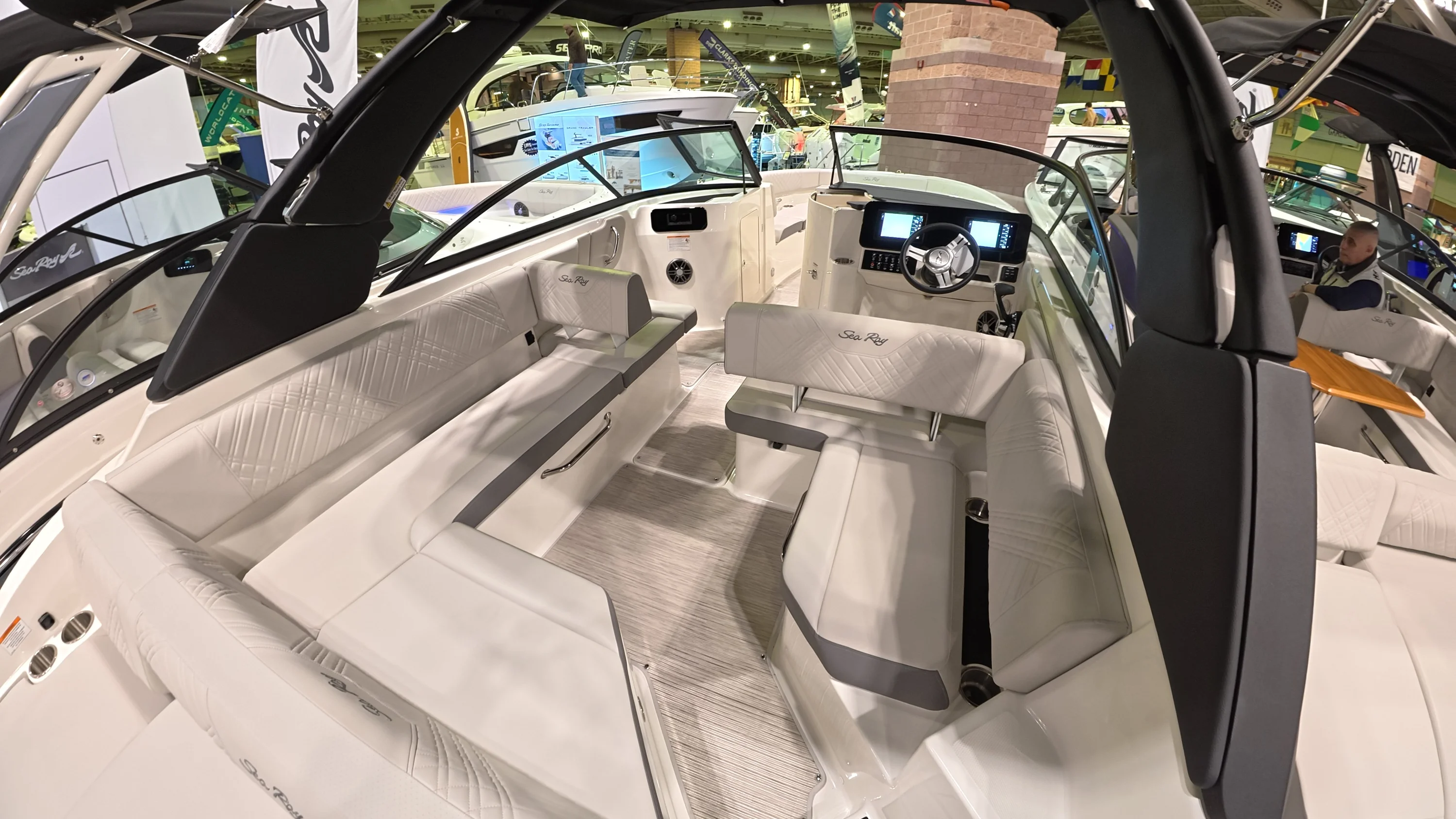 2026 Sea Ray SDX 250 Outboard Image Thumbnail #4