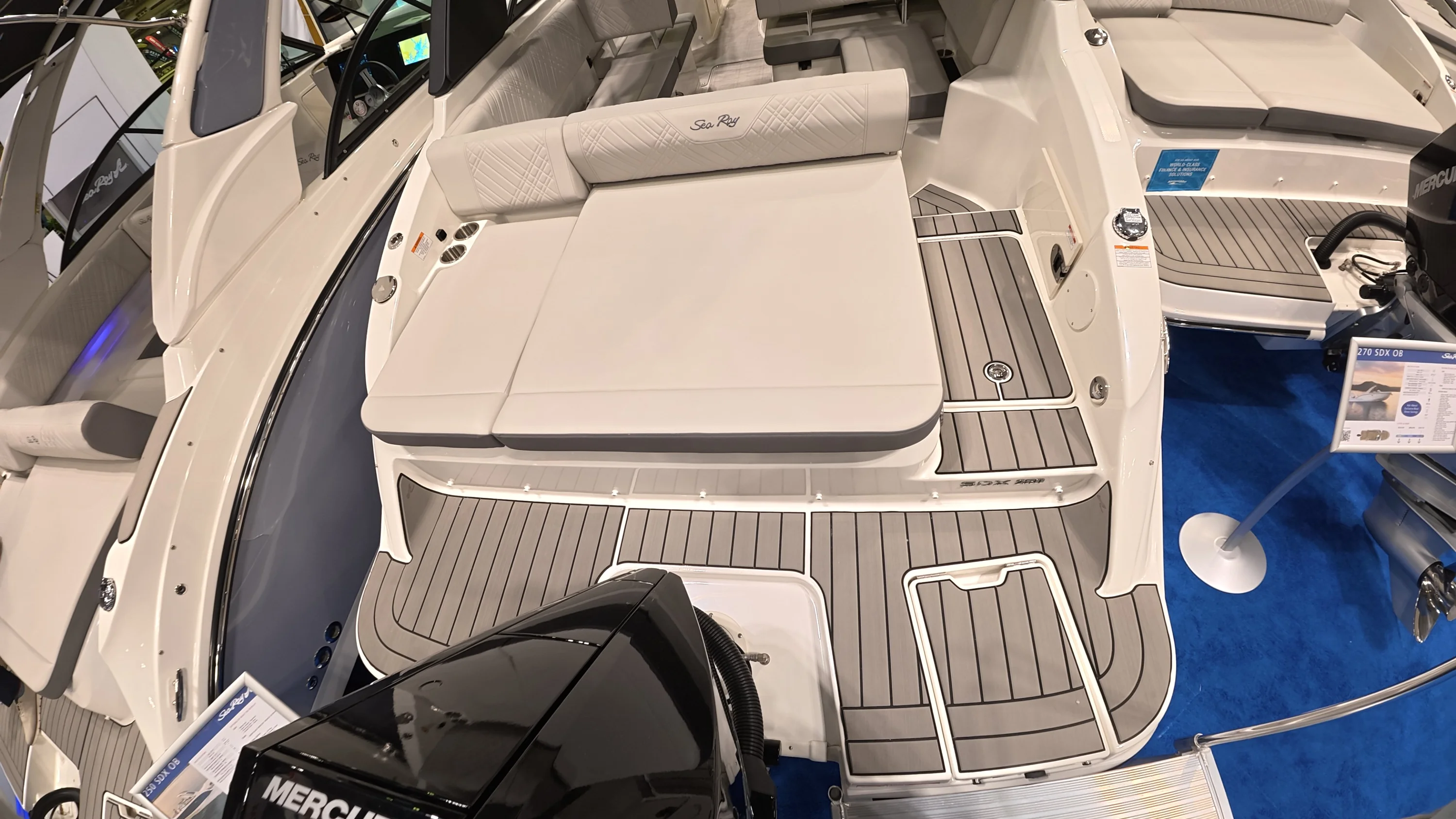 2026 Sea Ray SDX 250 Outboard Image Thumbnail #2