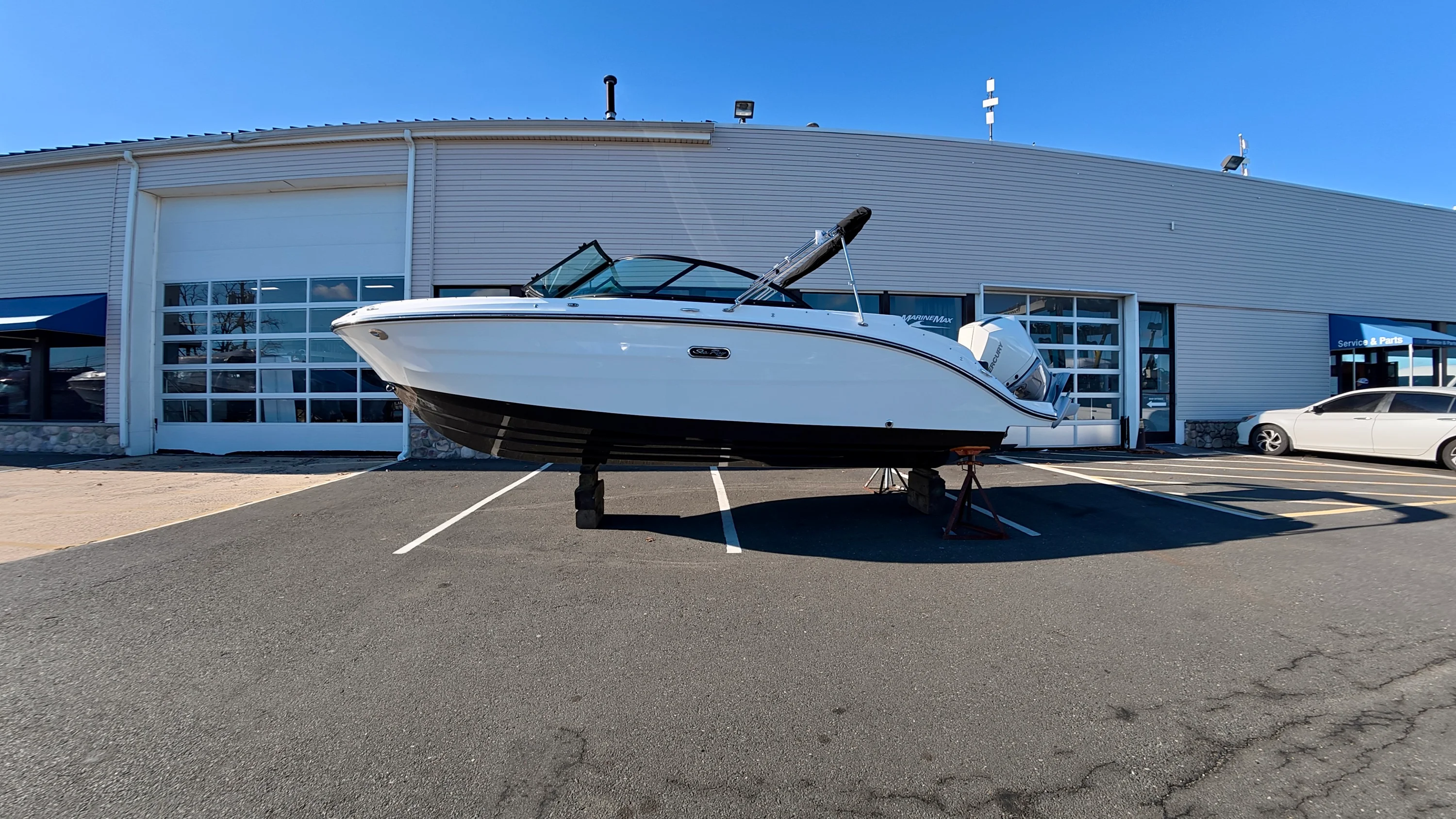 2026 Sea Ray SDX 230 Outboard Image Thumbnail #1