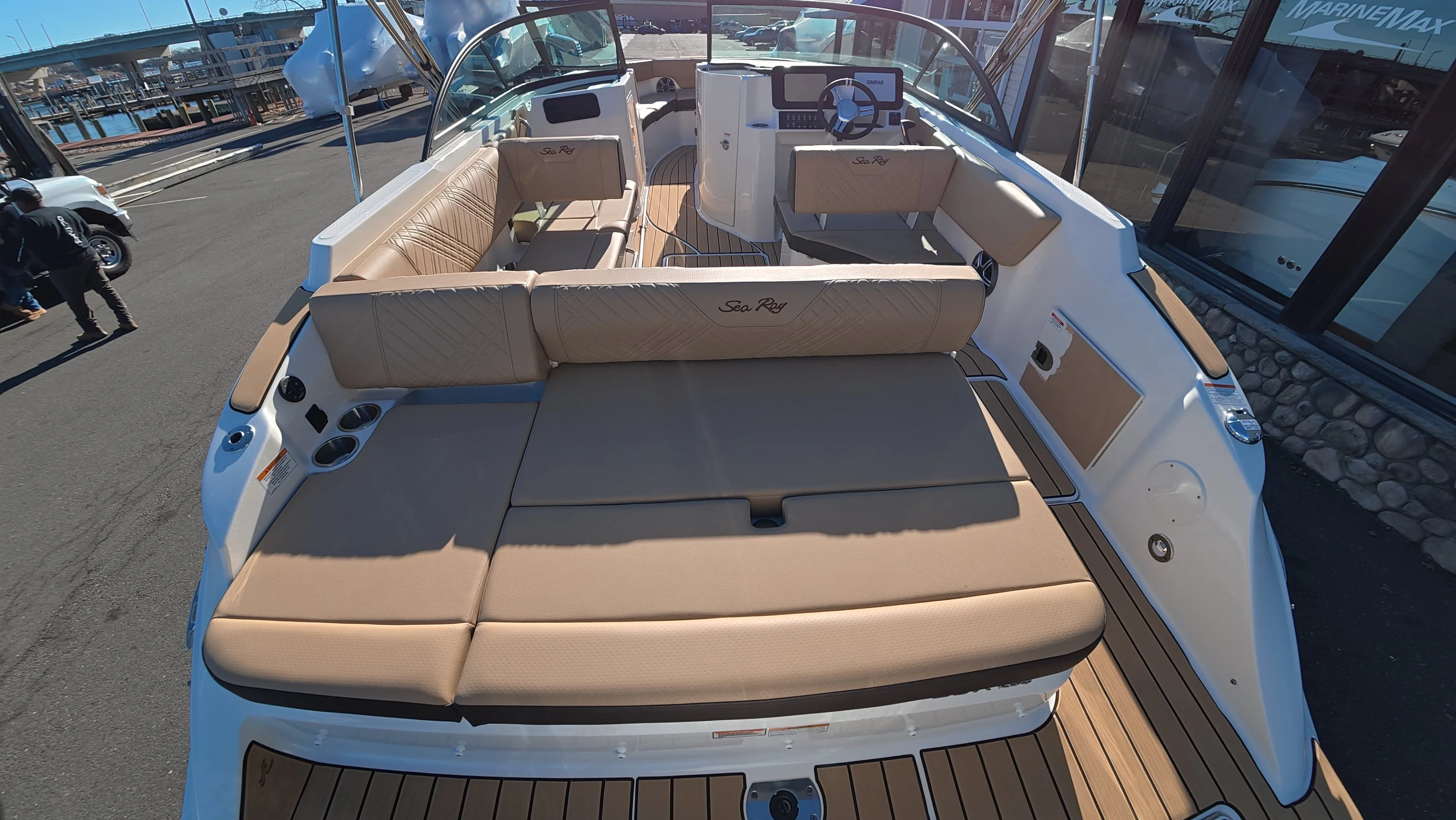 2026 Sea Ray SDX 230 Outboard Image Thumbnail #7