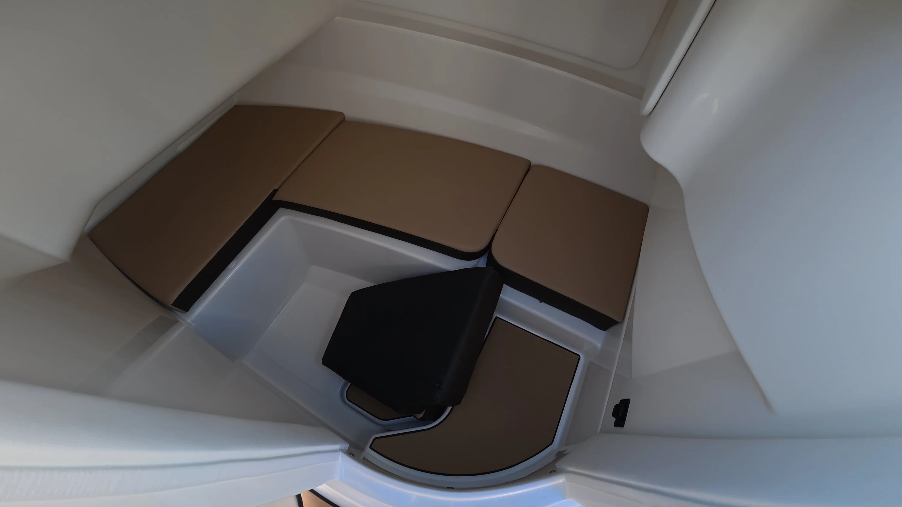 2026 Sea Ray SDX 230 Outboard Image Thumbnail #18